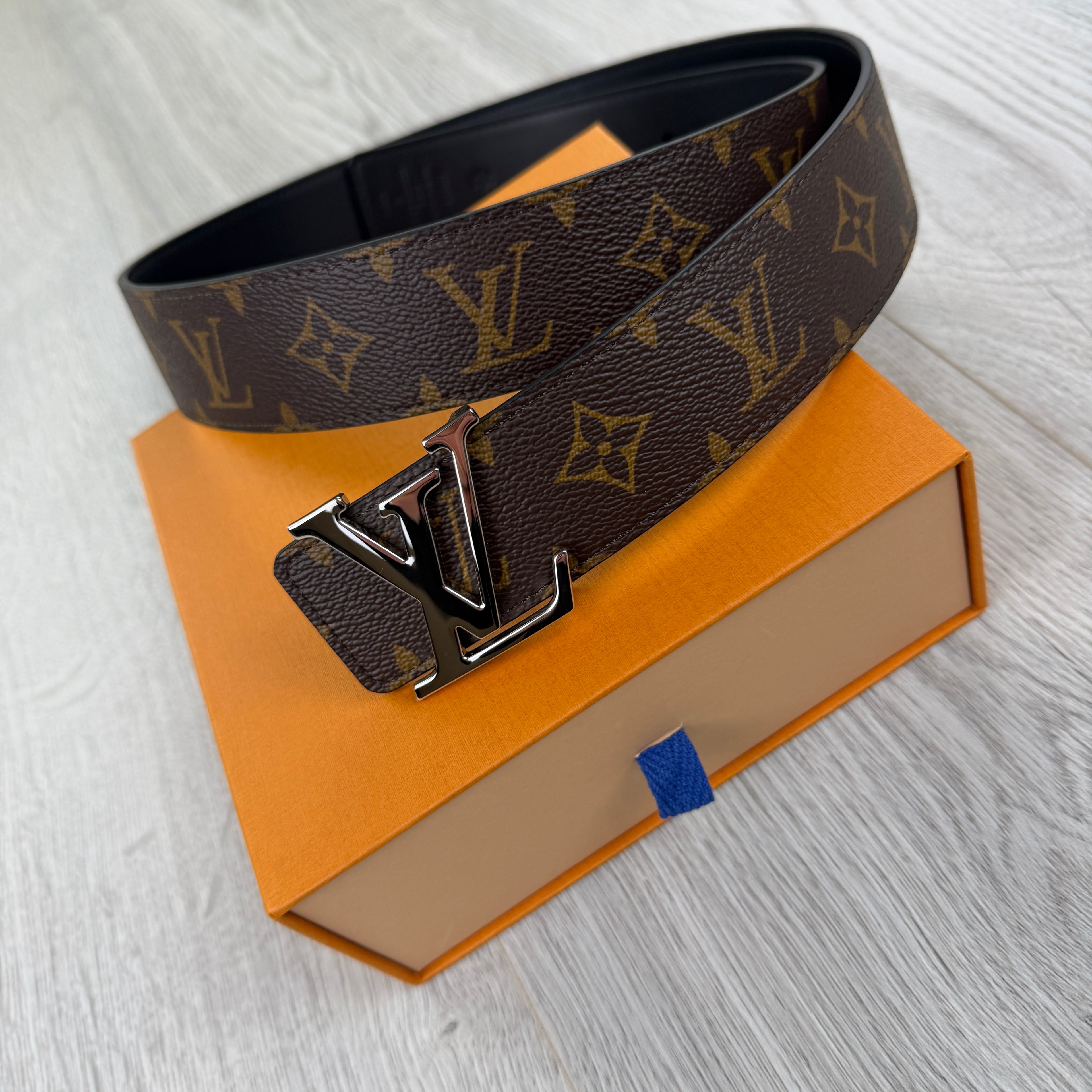 Louis Vuitton Men’s Reversible Brown Monogram / Black 40MM Silver Belt
