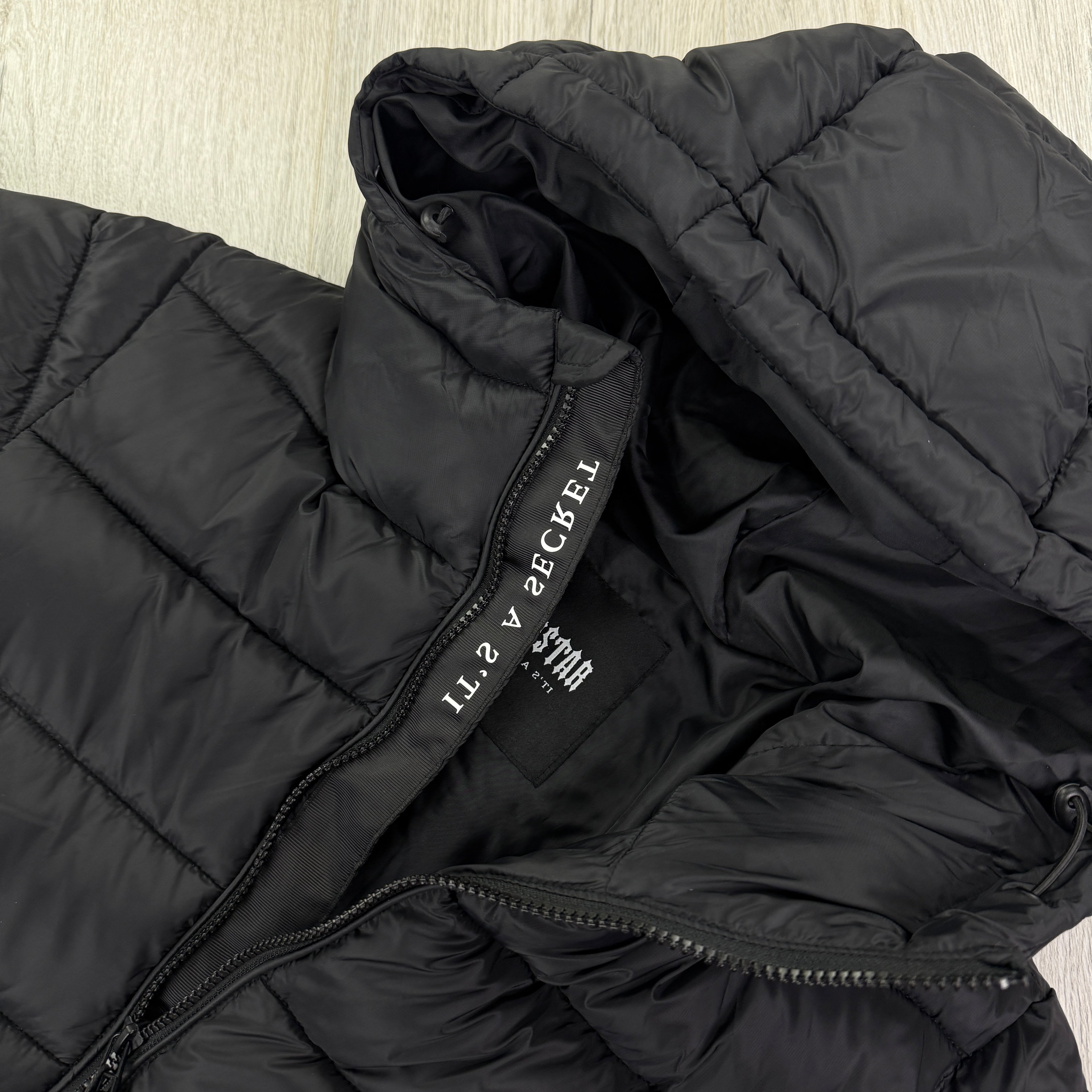 Trapstar Men’s Black Down / Puffer Jacket - XS