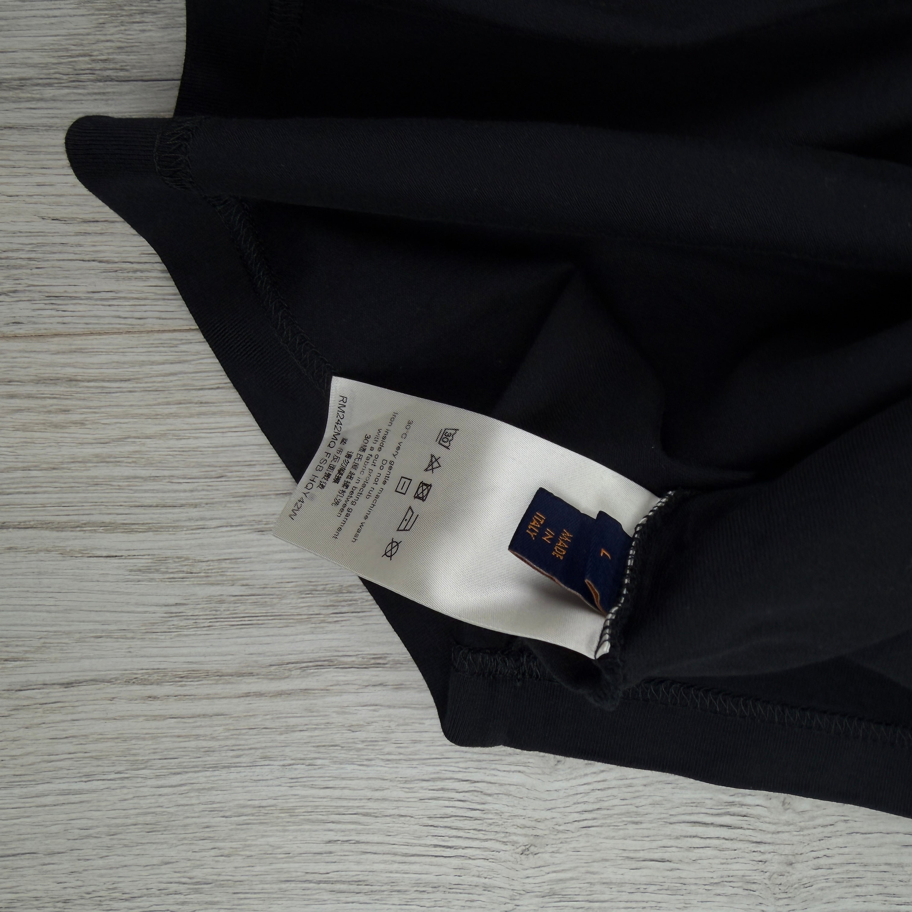 Louis Vuitton Men’s Black Gradient T-shirt - Large