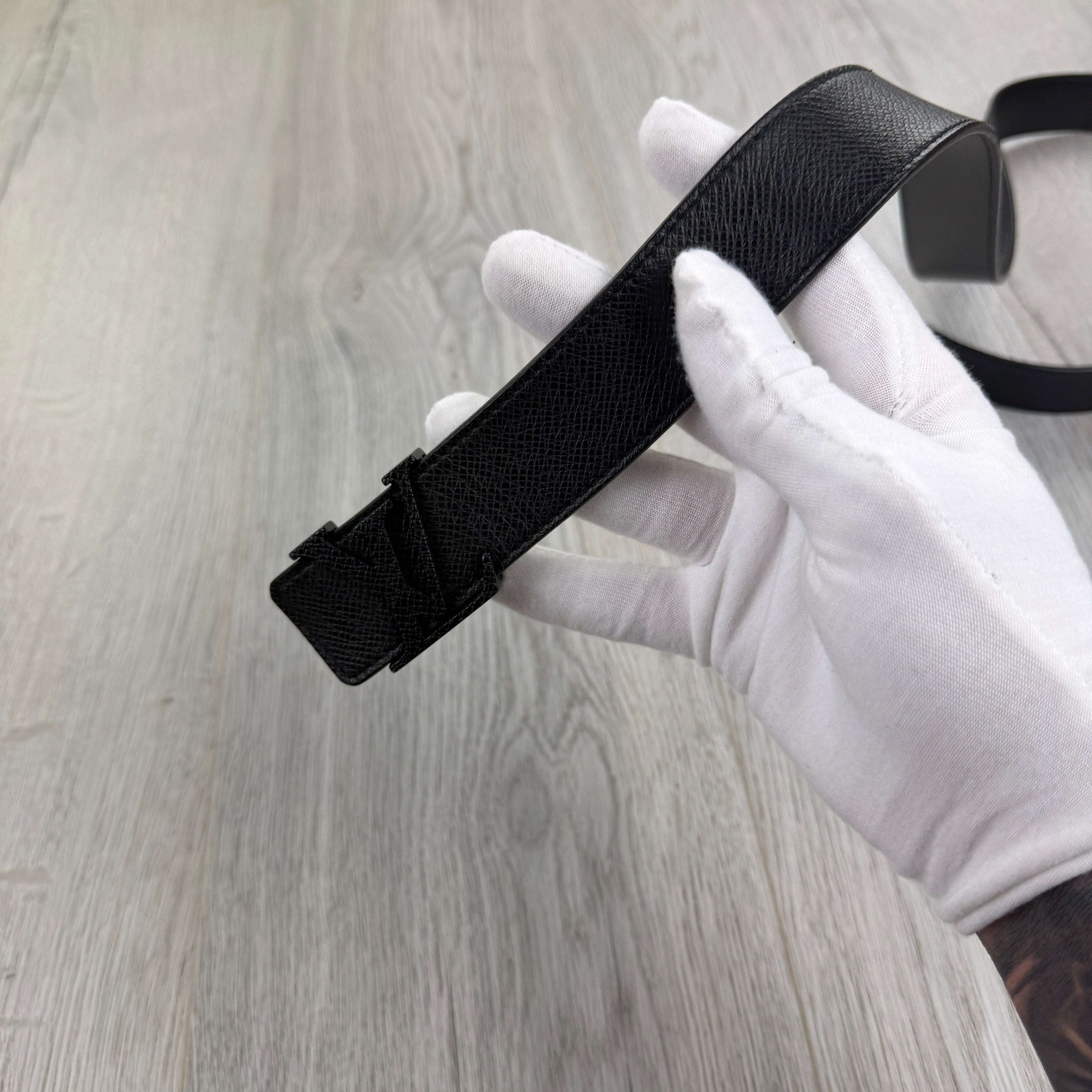Louis Vuitton Men’s Black Thin Belt - 100 (Uk 28-34)