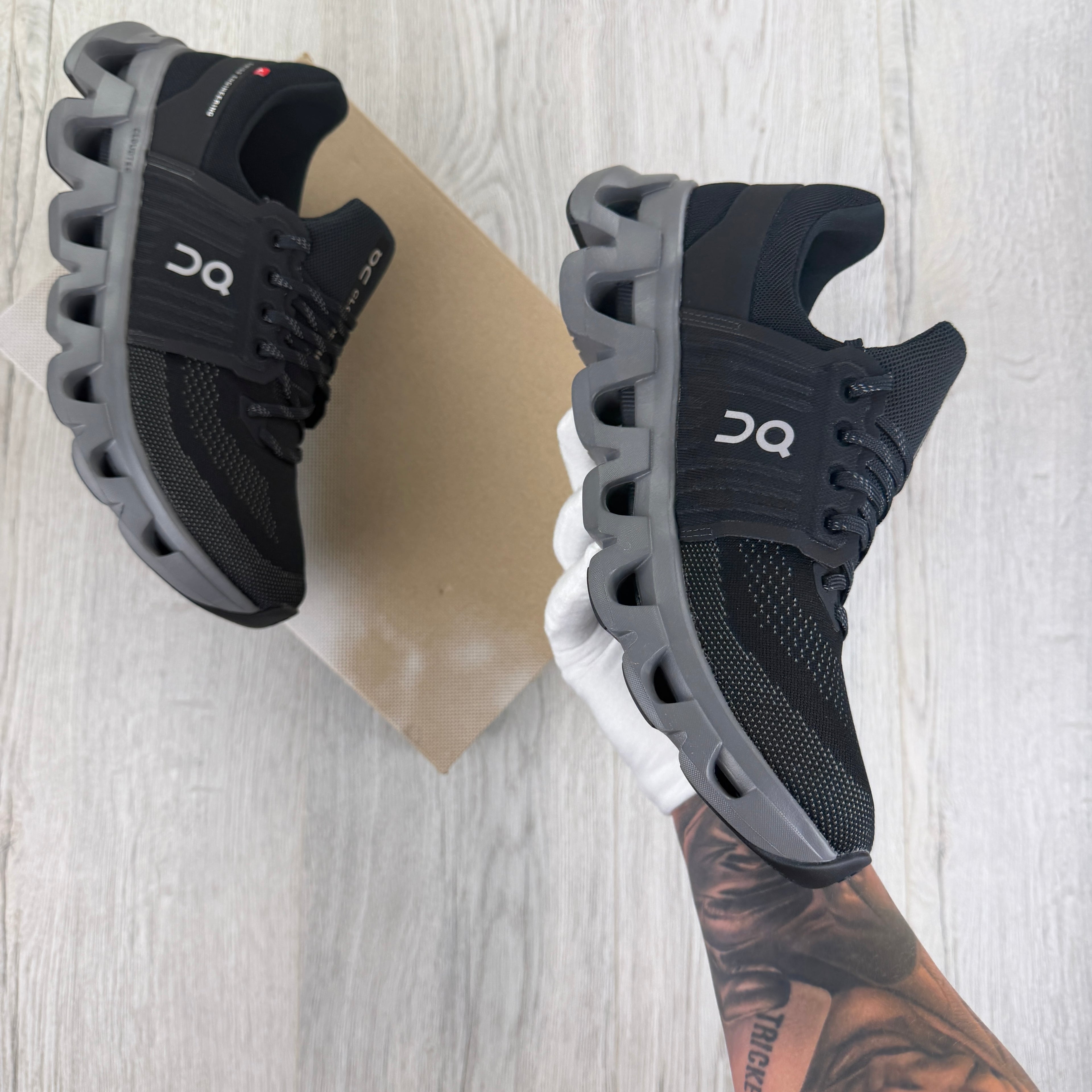 On Running Cloudswift 4 Black & Grey Trainers