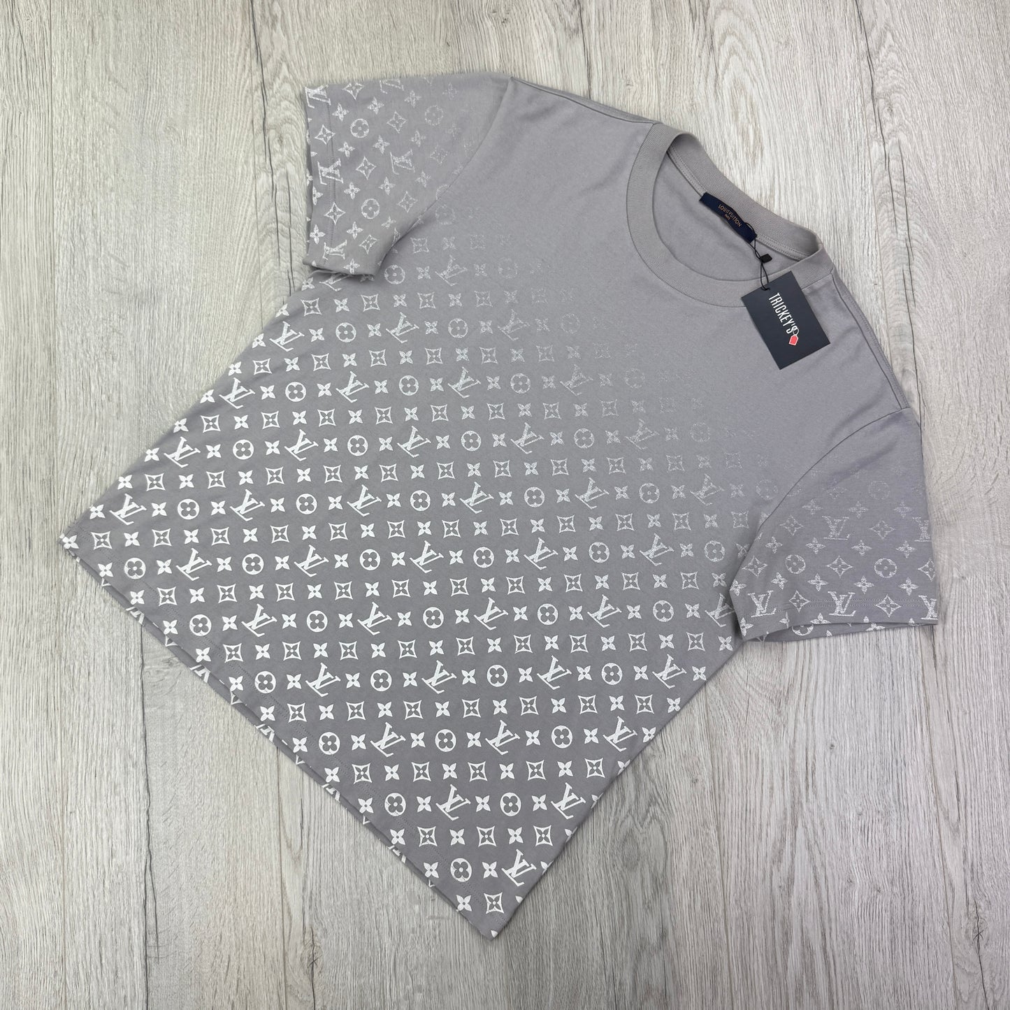 Louis Vuitton Men’s Grey Gradient T-shirt - Medium Slim