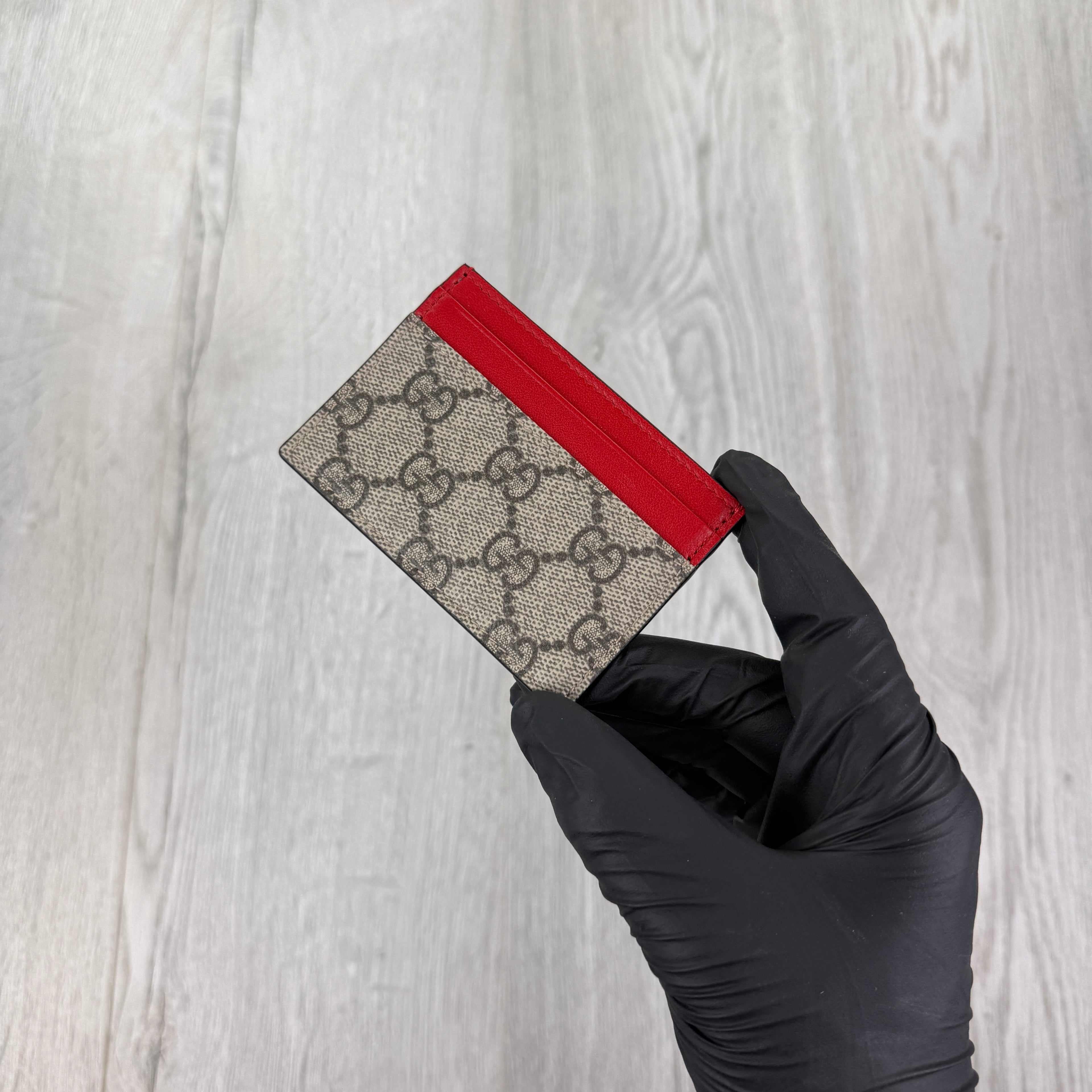 Gucci GG Interlocking Beige Card Holder Red Edition