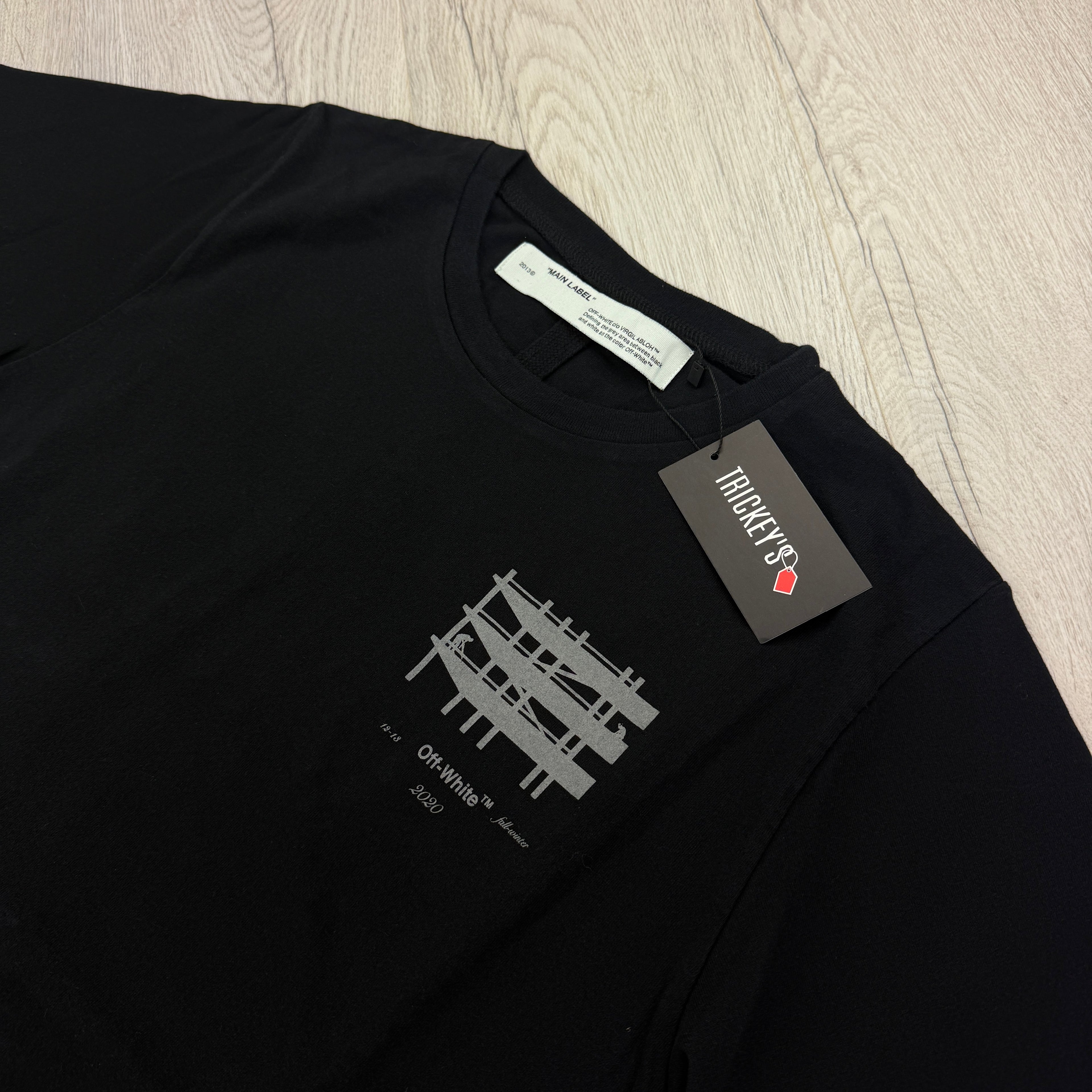 Off White Men’s Black T-shirt - Large