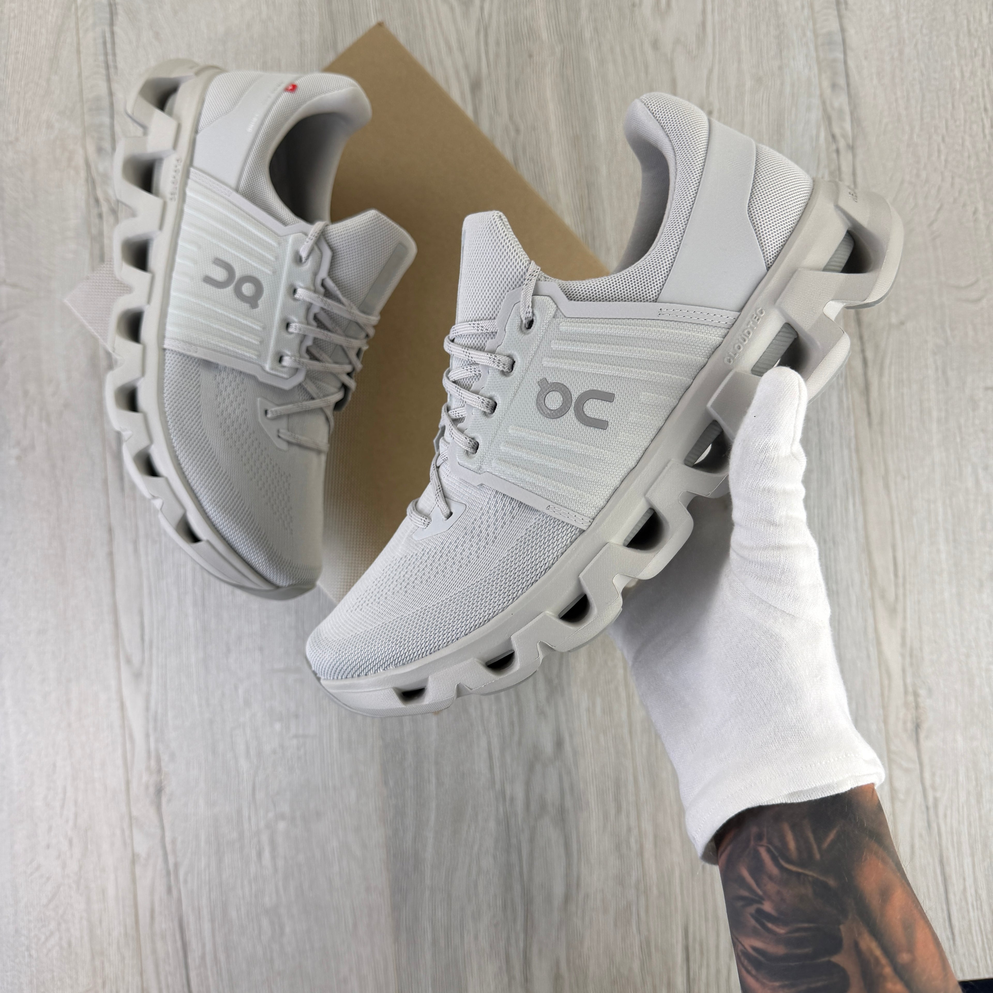On Running Cloudswift 4 Grey Trainers