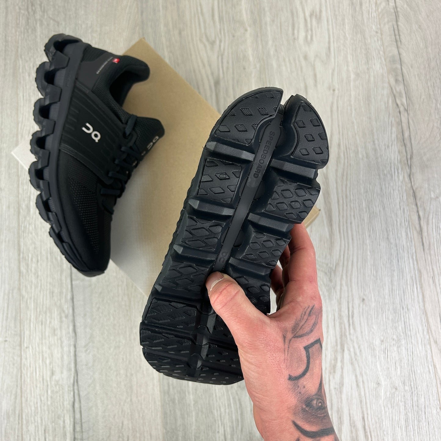 On Running Cloudswift 3 Black Trainers