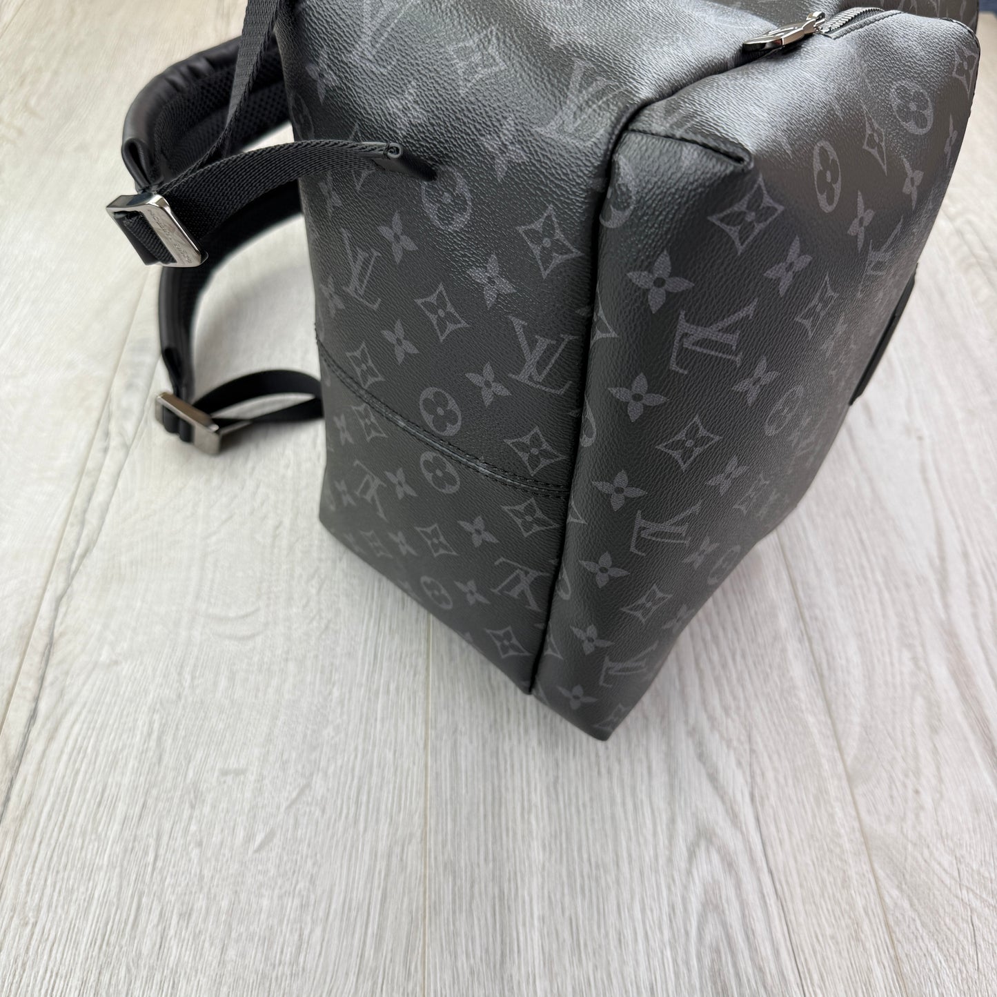 Louis Vuitton Men’s Black Monogram Discovery Backpack