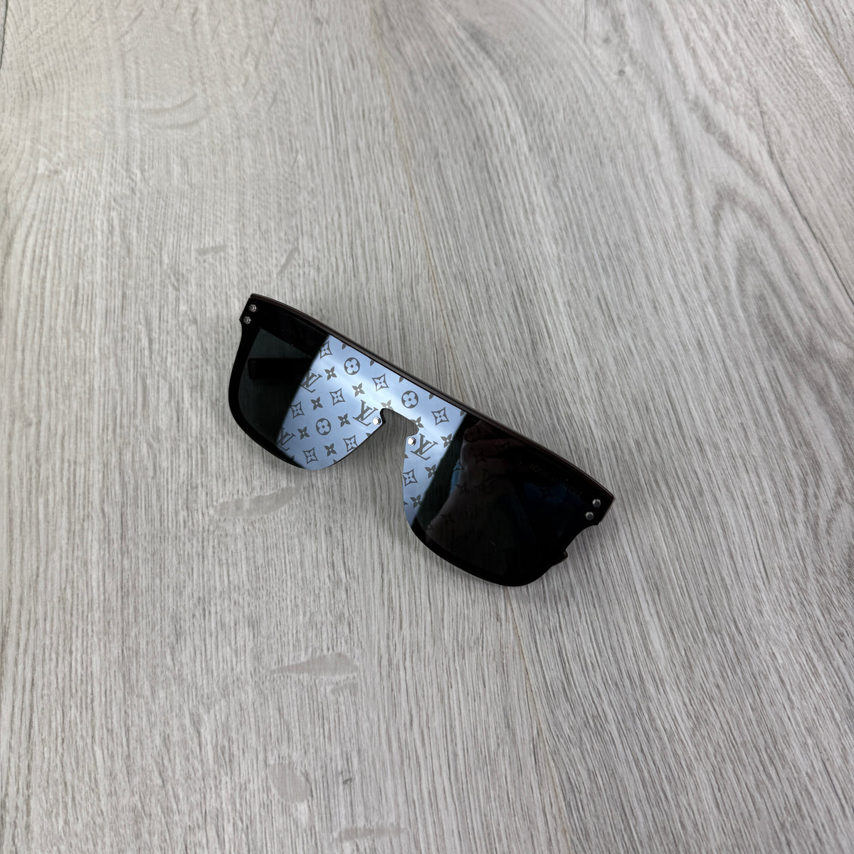 Louis Vuitton Men’s Waimea Brown Frame Sunglasses
