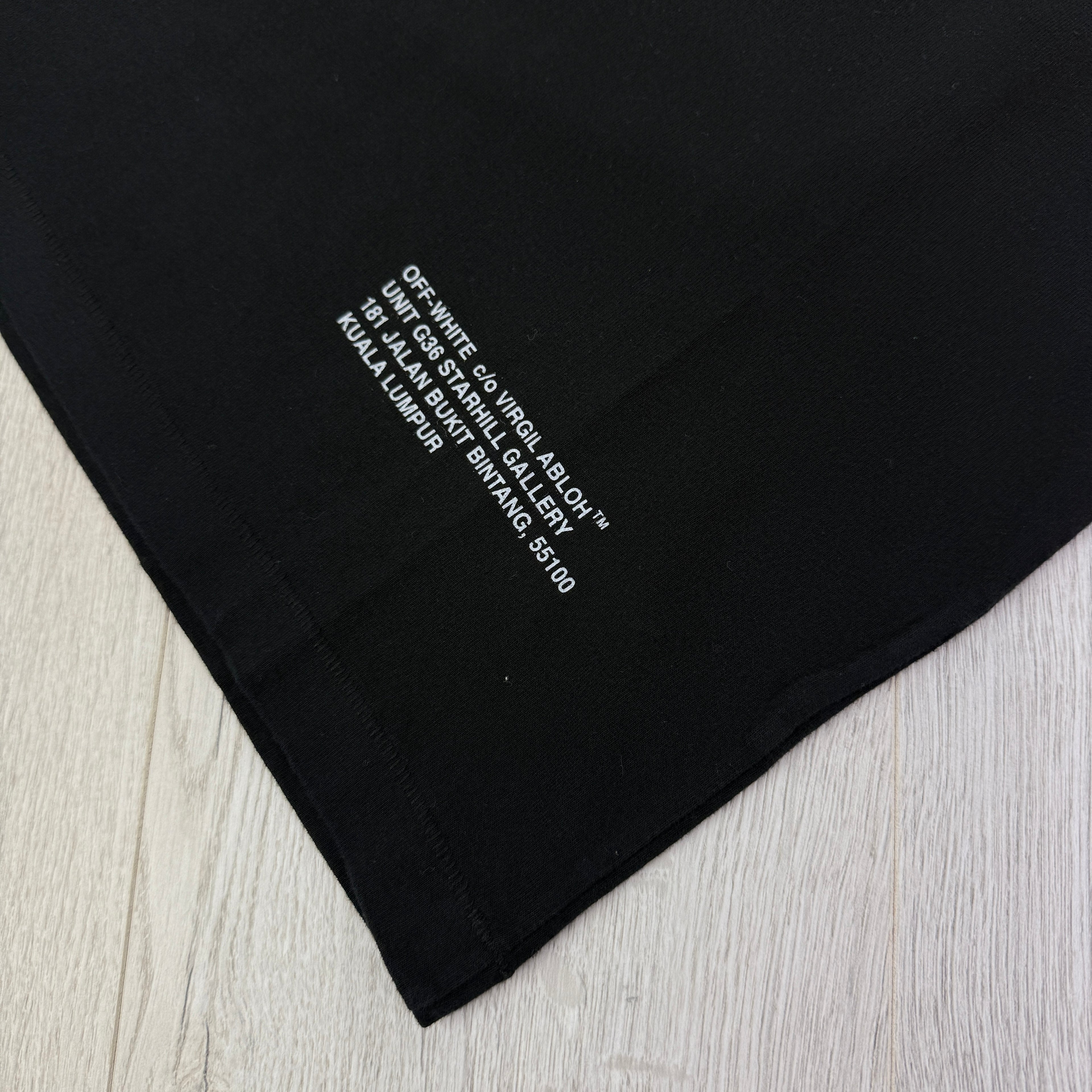 Off White Men’s Black T-shirt Silver Arrow - Small