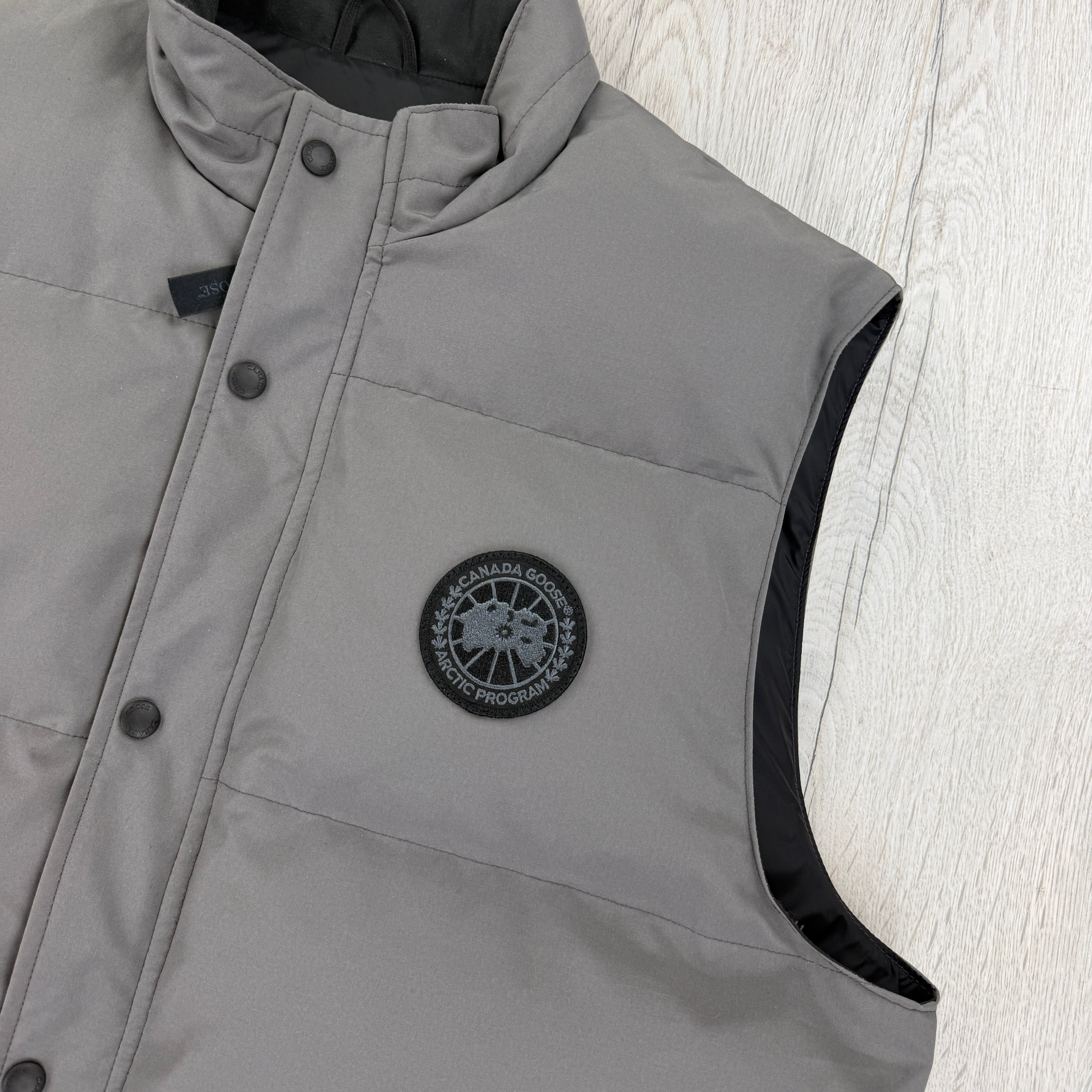 Canada Goose Men’s Grey Black Badge Freestyle Bodywarmer - XXL
