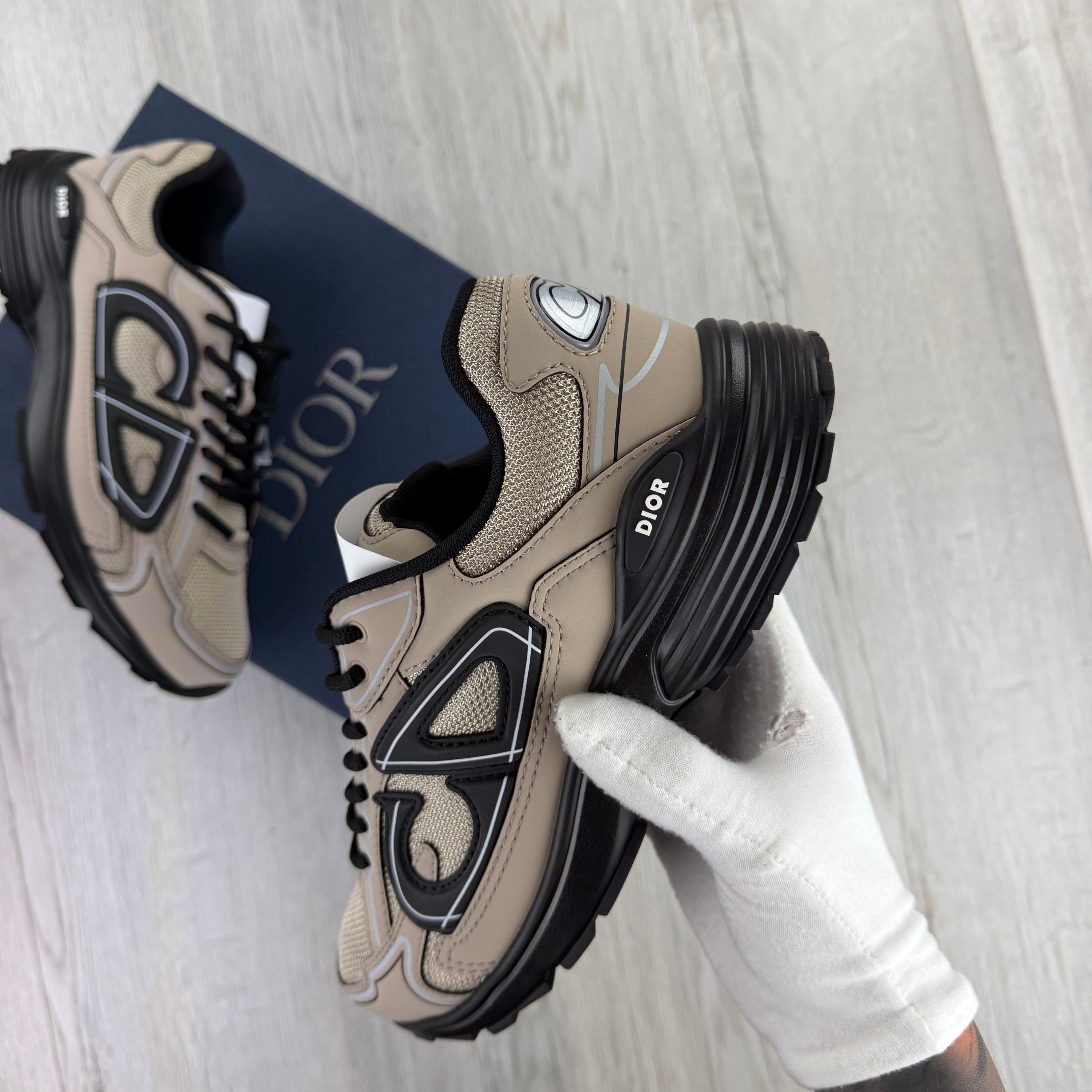 Dior B30 Men’s Beige / Black Trainers