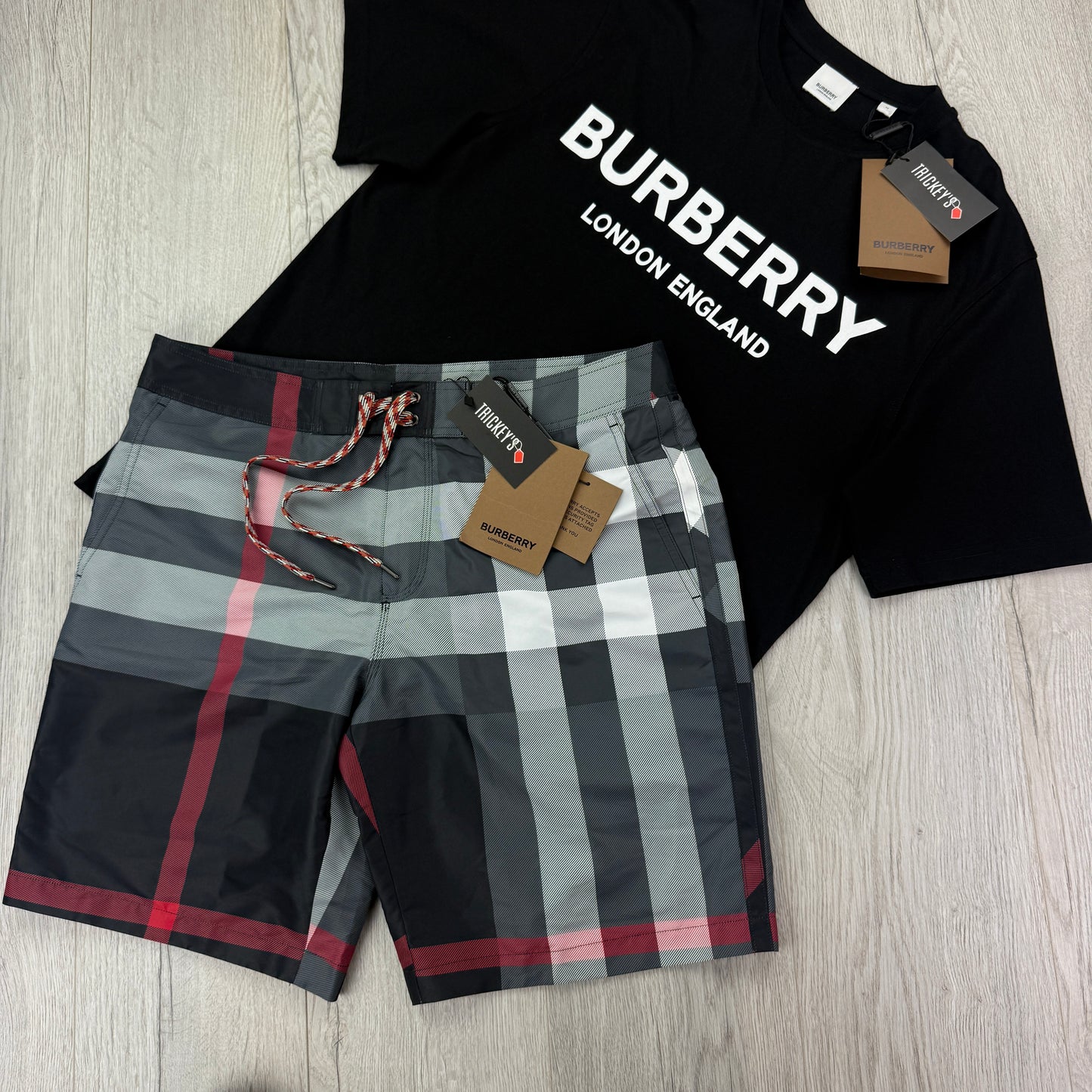 Burberry Men’s T-shirt & Swim Shorts Set - Large