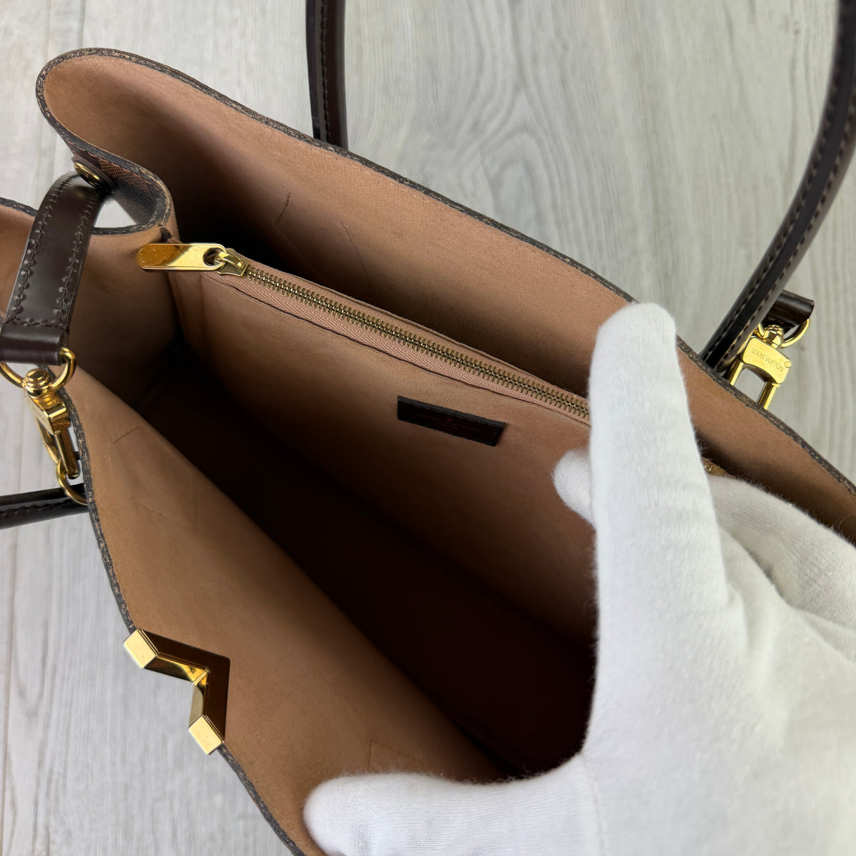 Louis Vuitton Women’s Kensington Handbag Damier Tote Bag