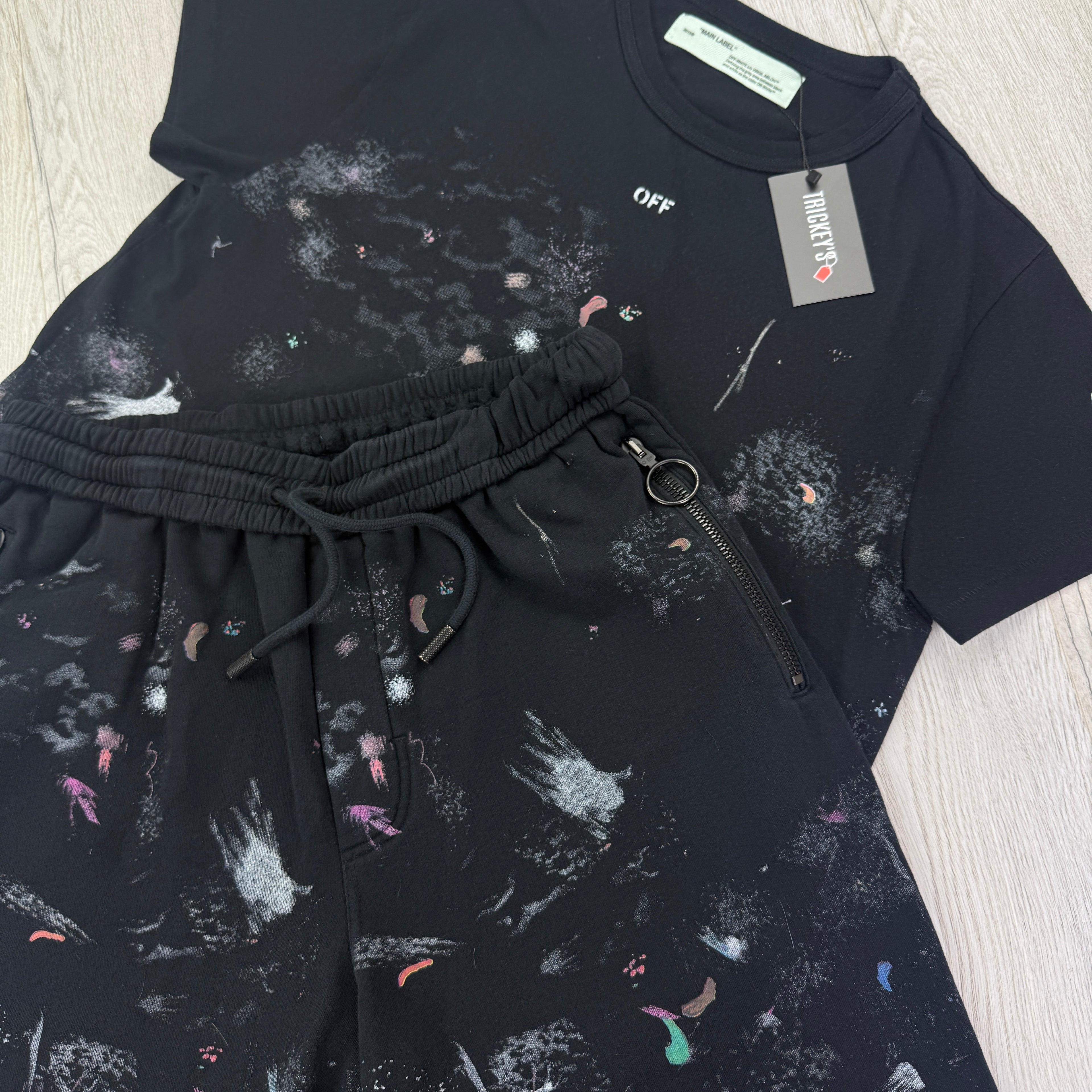 Off White Men’s Black Distressed / Paint Splatter T-shirt & Shorts Set - L/XL