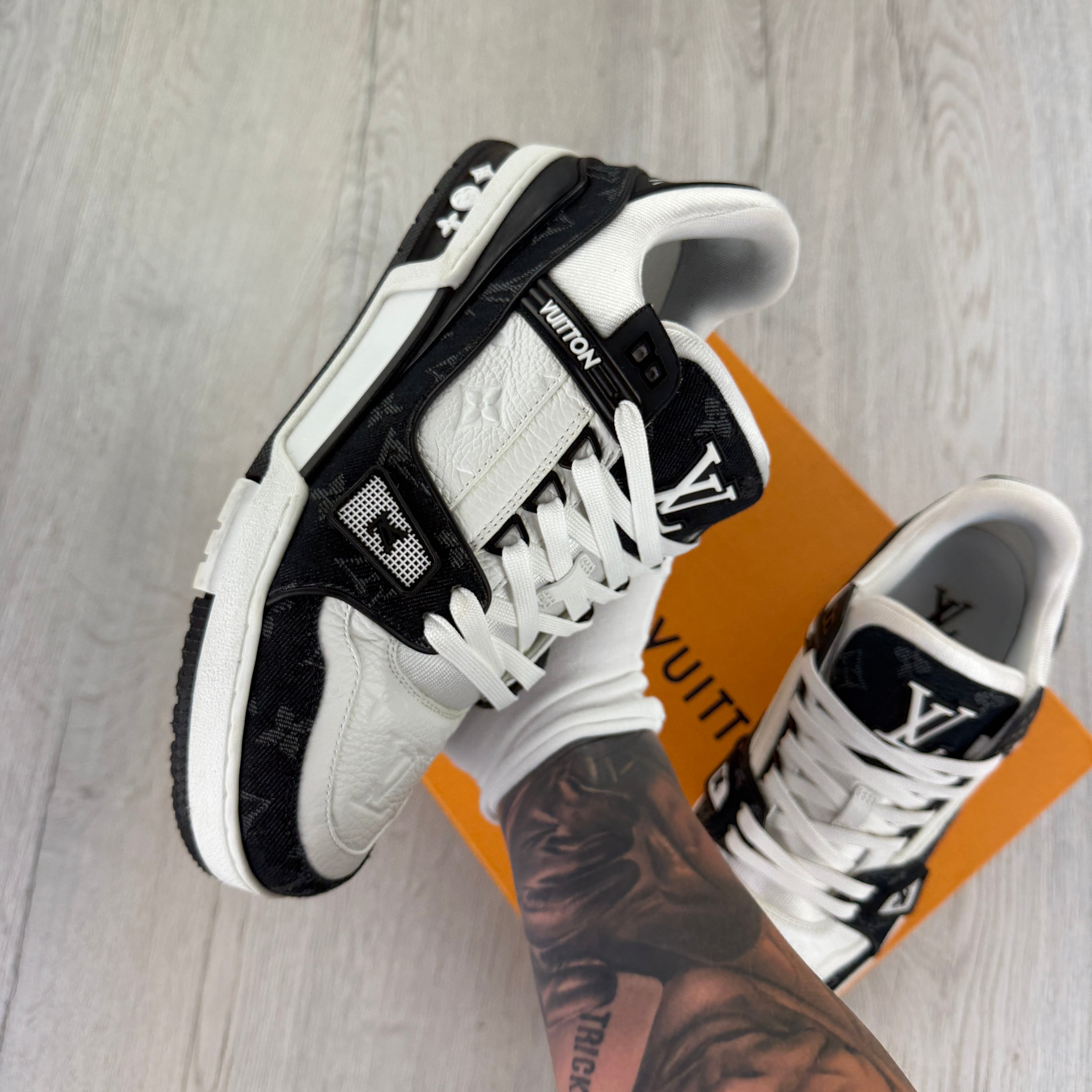 Louis Vuitton Men’s Black & White Low Trainers - Uk 7 (Fit Uk 8)