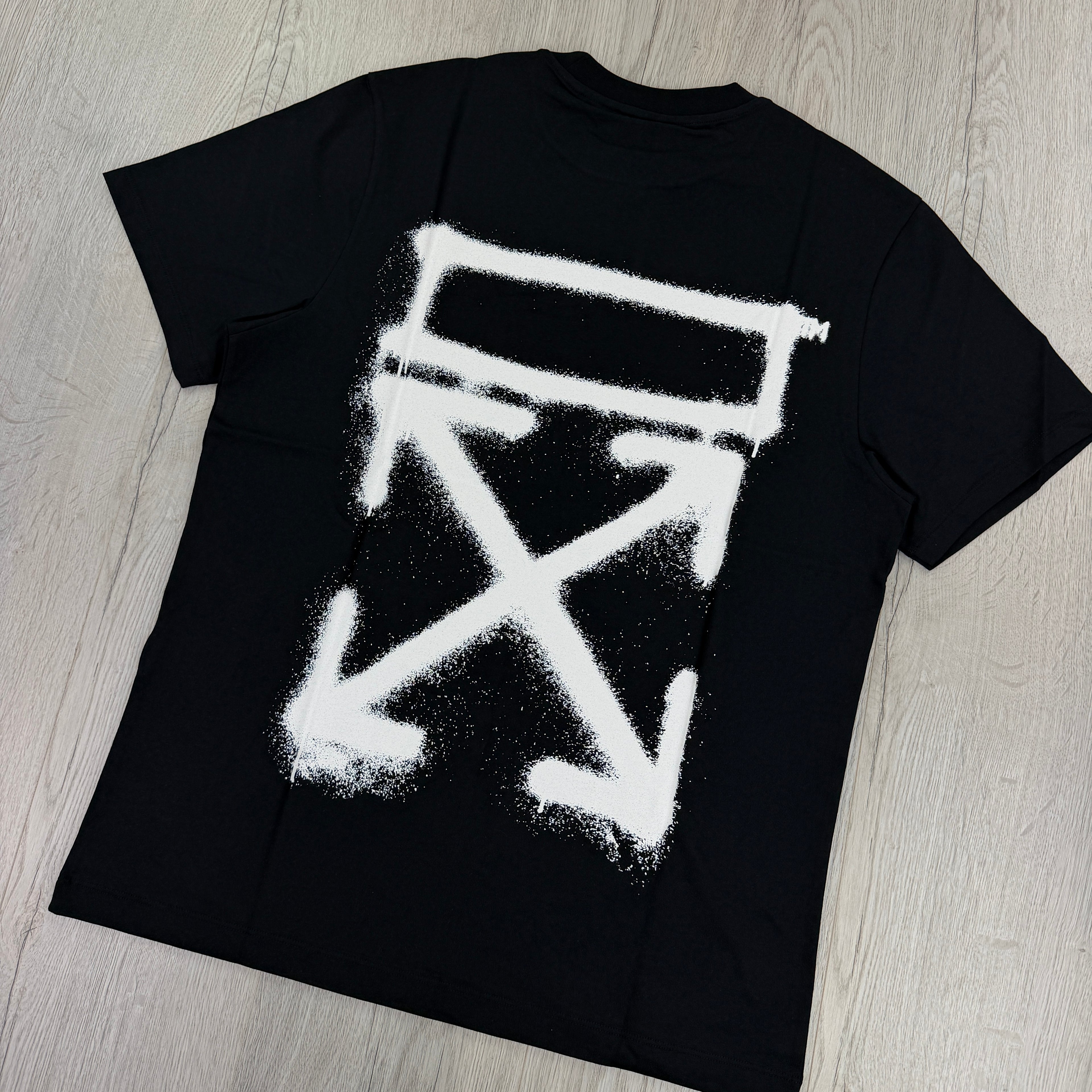 Off White Men’s Black T-shirt White Spray