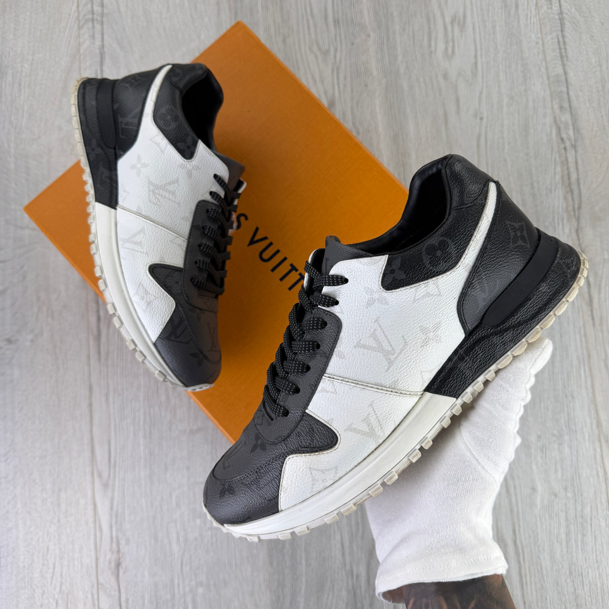 Louis Vuitton Men’s Monogram White Black Run Away Trainers - Uk 7