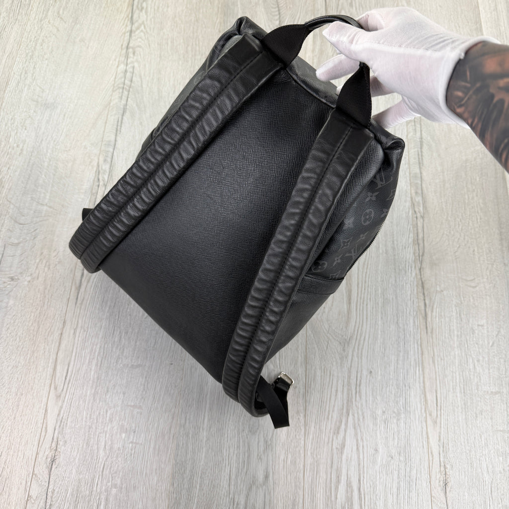 Louis Vuitton Men’s Black Monogram Discovery Backpack