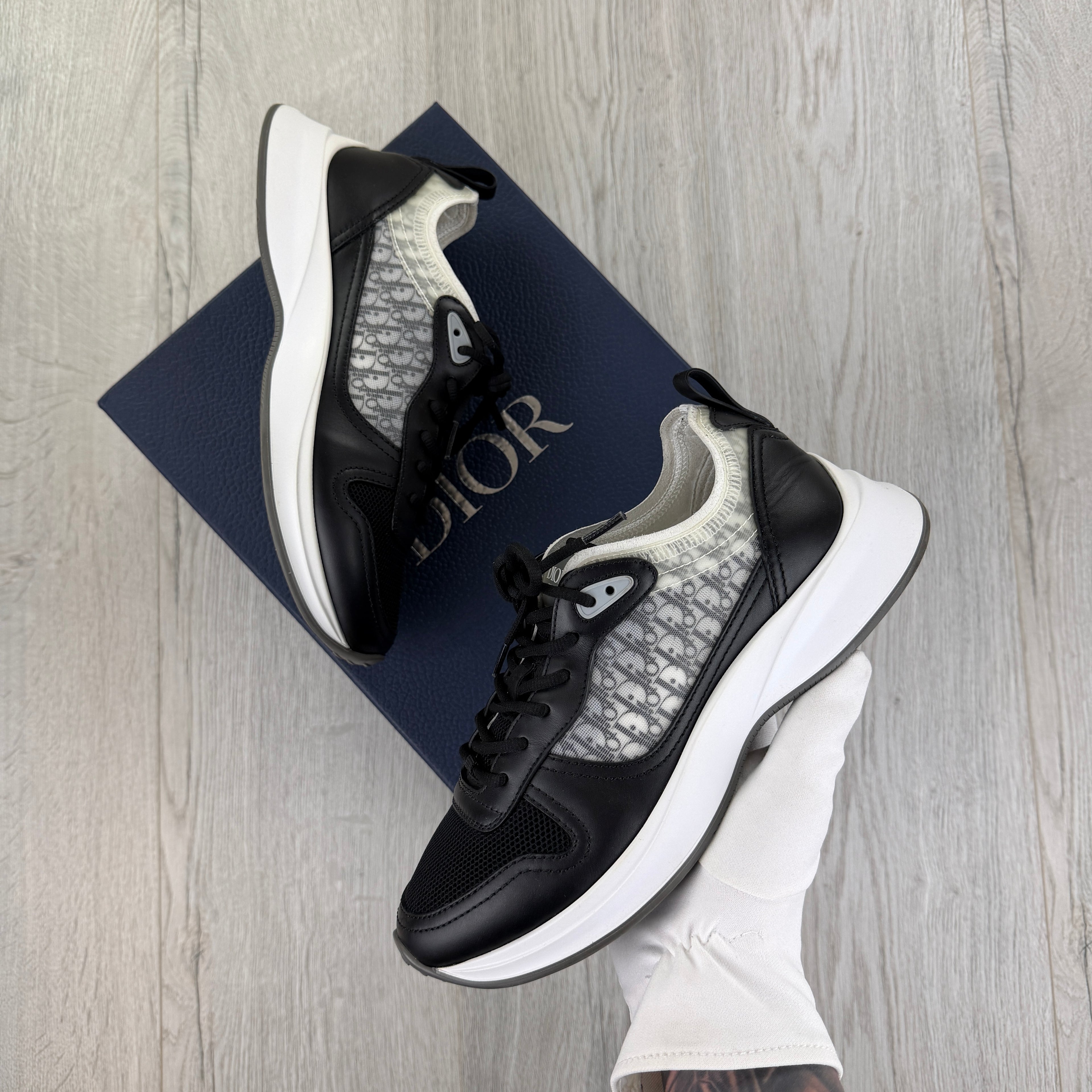 Dior B25 Men’s Black & White Trainers - 40 (Fit Uk 6.5)