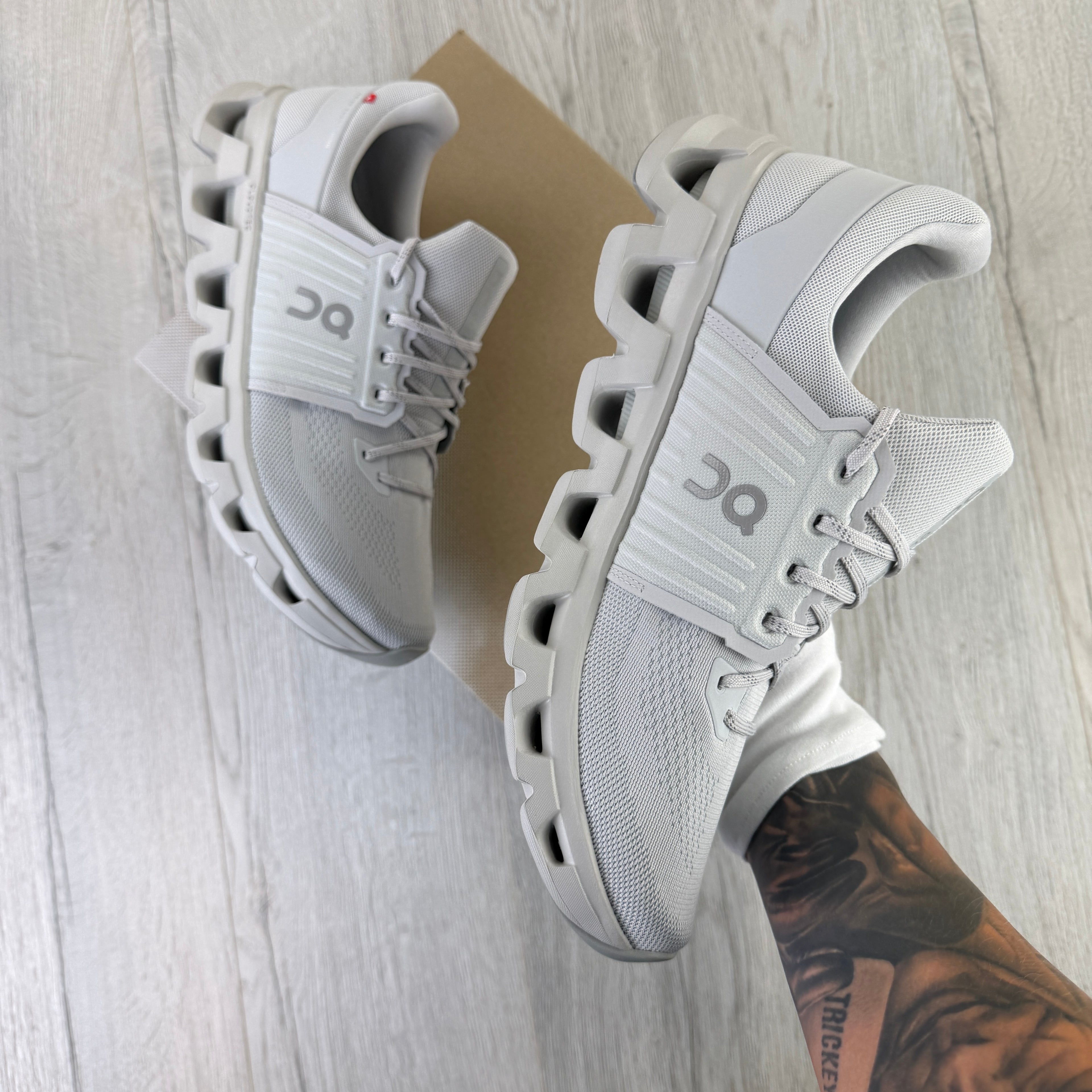 On Running Cloudswift 4 Grey Trainers