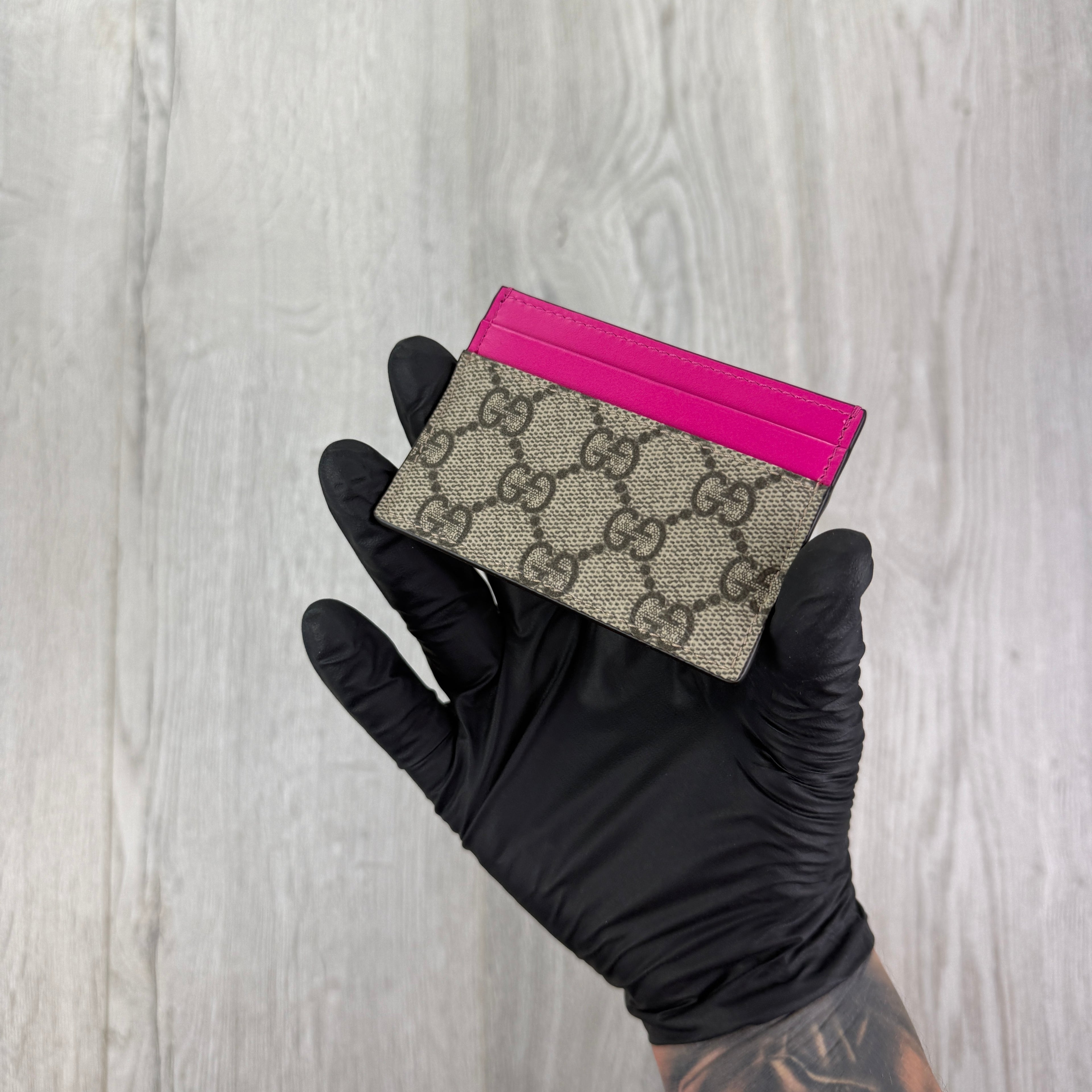 Gucci GG Interlocking Beige Card Holder Pink Edition
