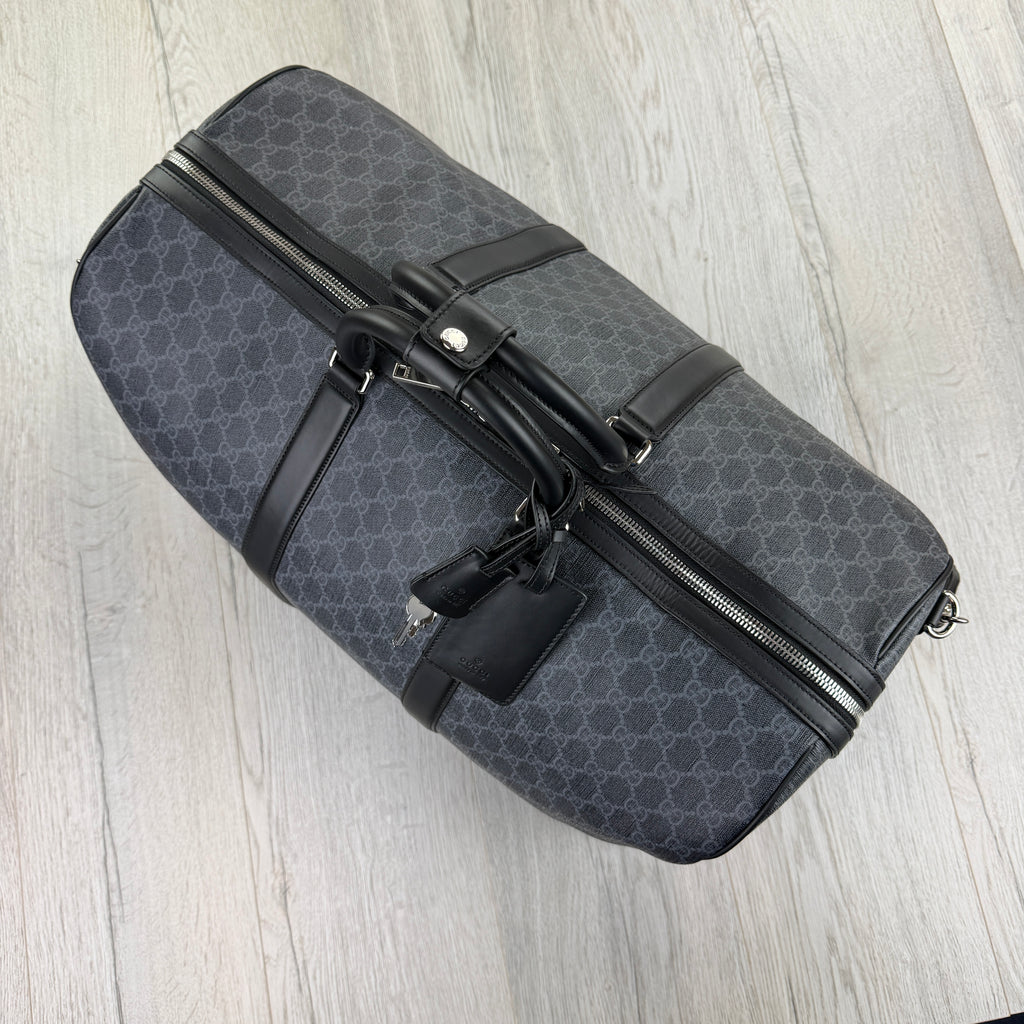 Gucci Mens Large GG Supreme Duffle Bag