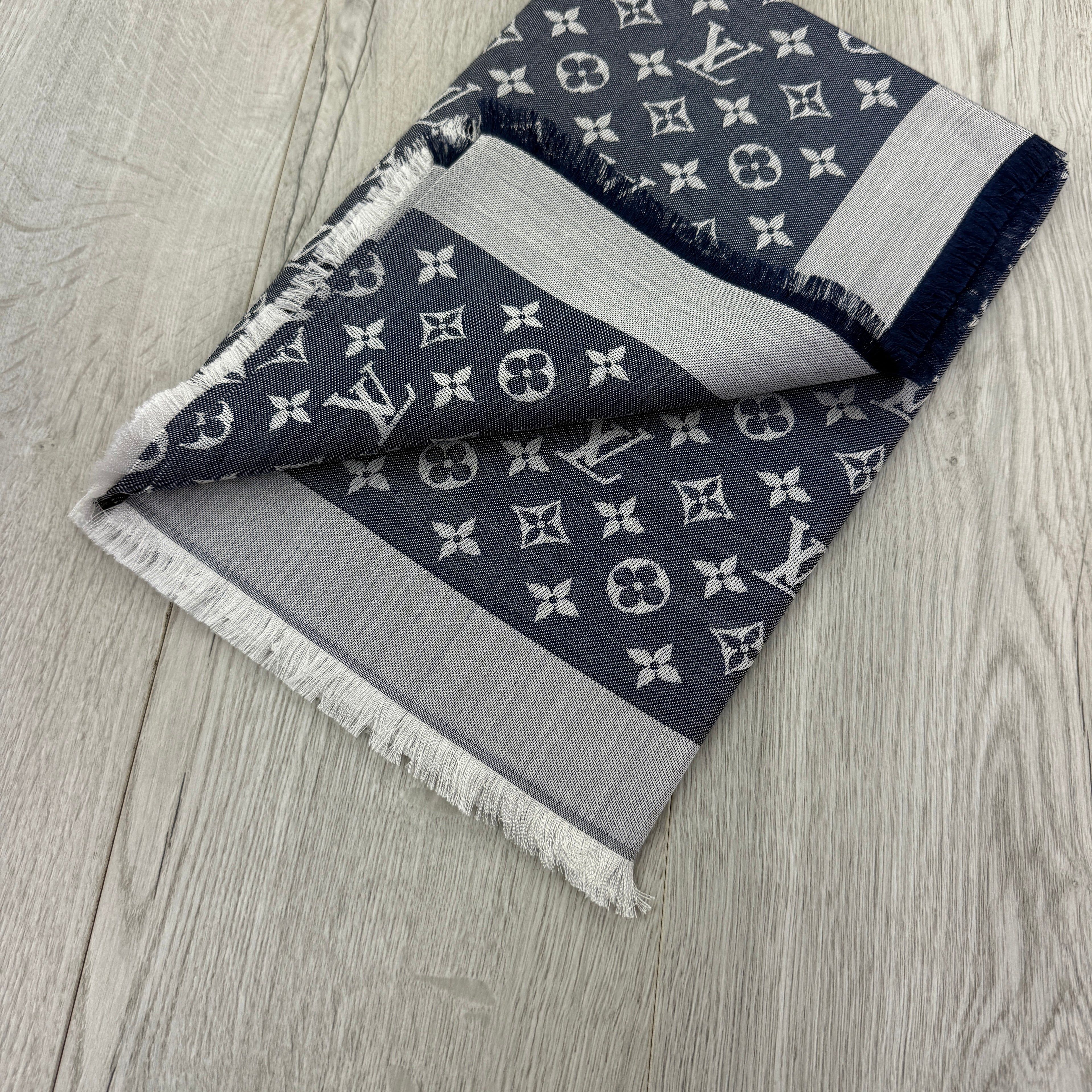 Louis Vuitton Shawls Monogram Shine Style Scarf