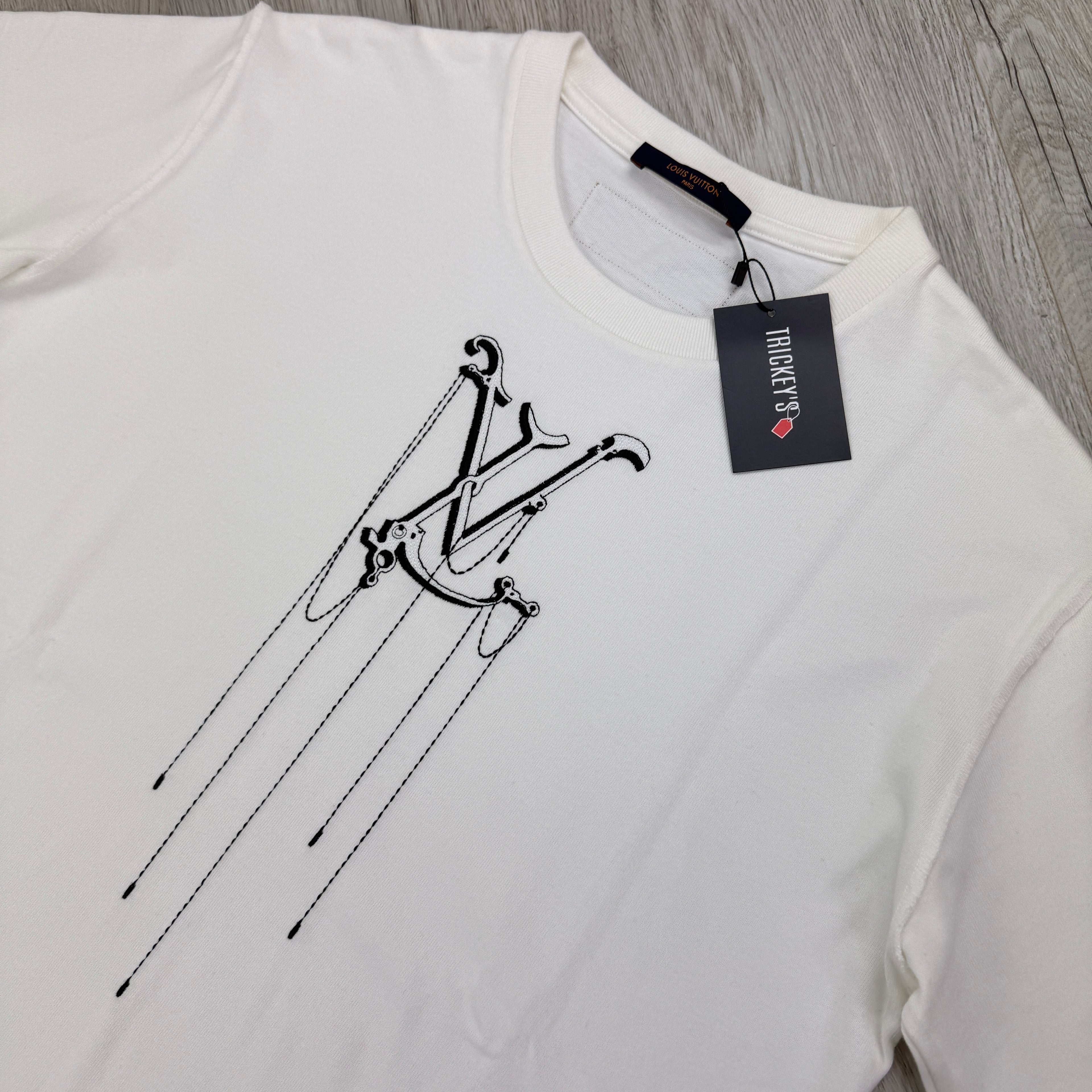 Louis Vuitton Men’s White Embroidered Pendant Logo T-Shirt - Small