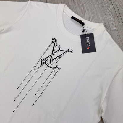 Louis Vuitton Men’s White Embroidered Pendant Logo T-Shirt - Small
