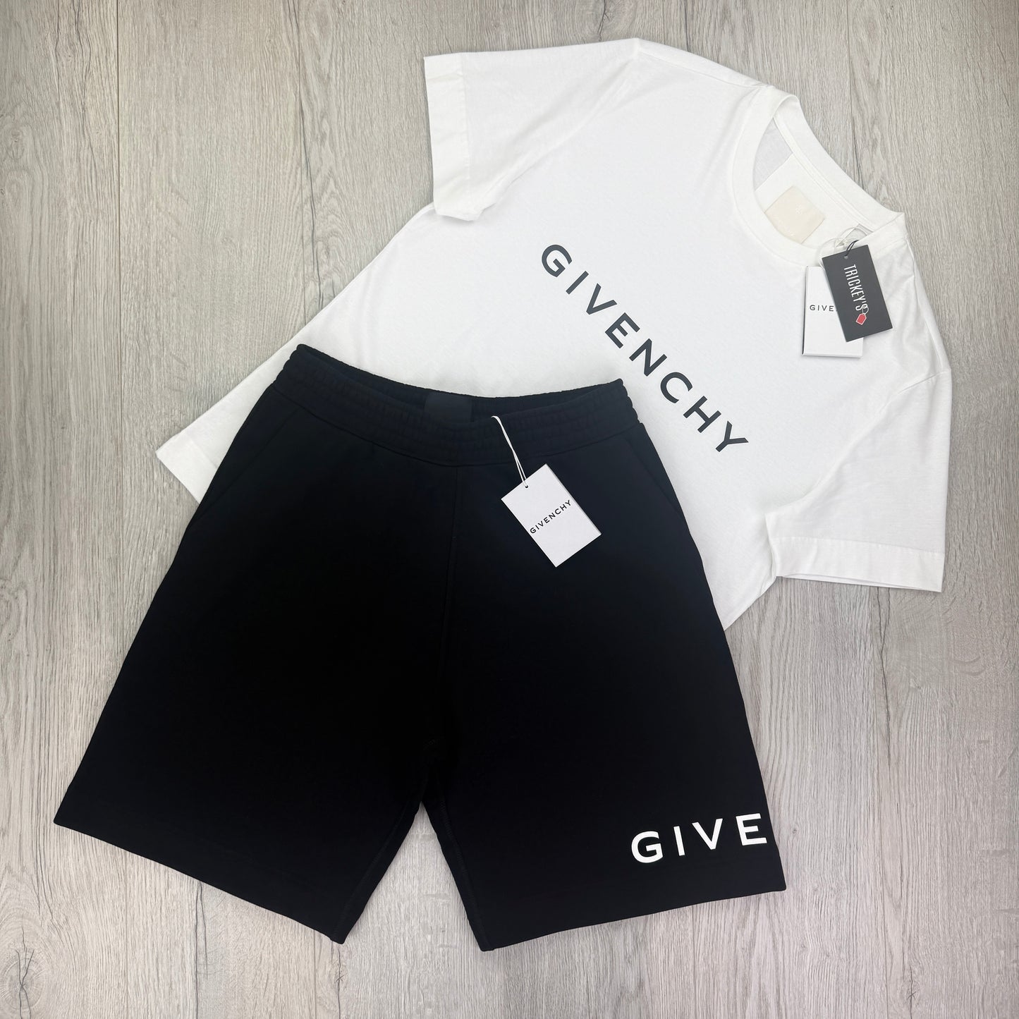 Givenchy Men’s T-shirt & Shorts Set - Large