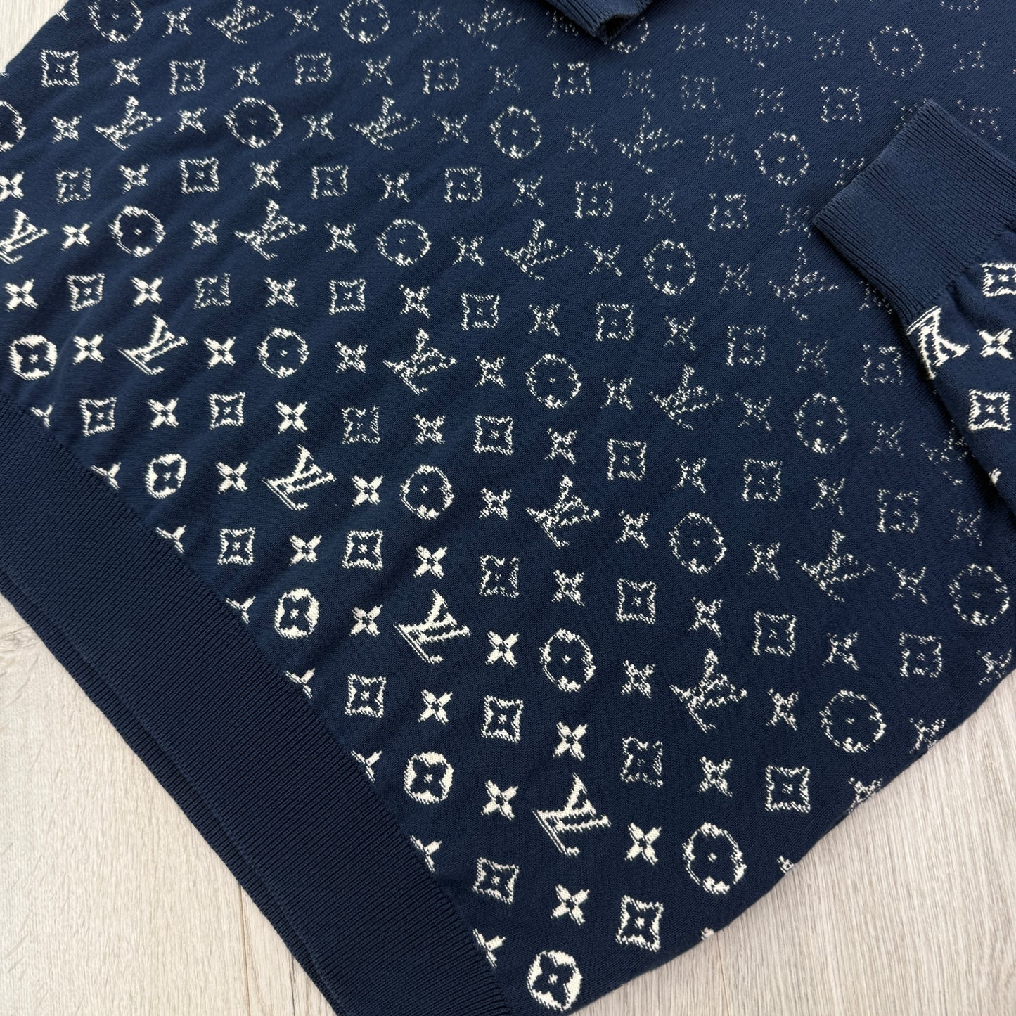 Louis Vuitton Men’s Navy Gradient Crewneck Jumper - Medium