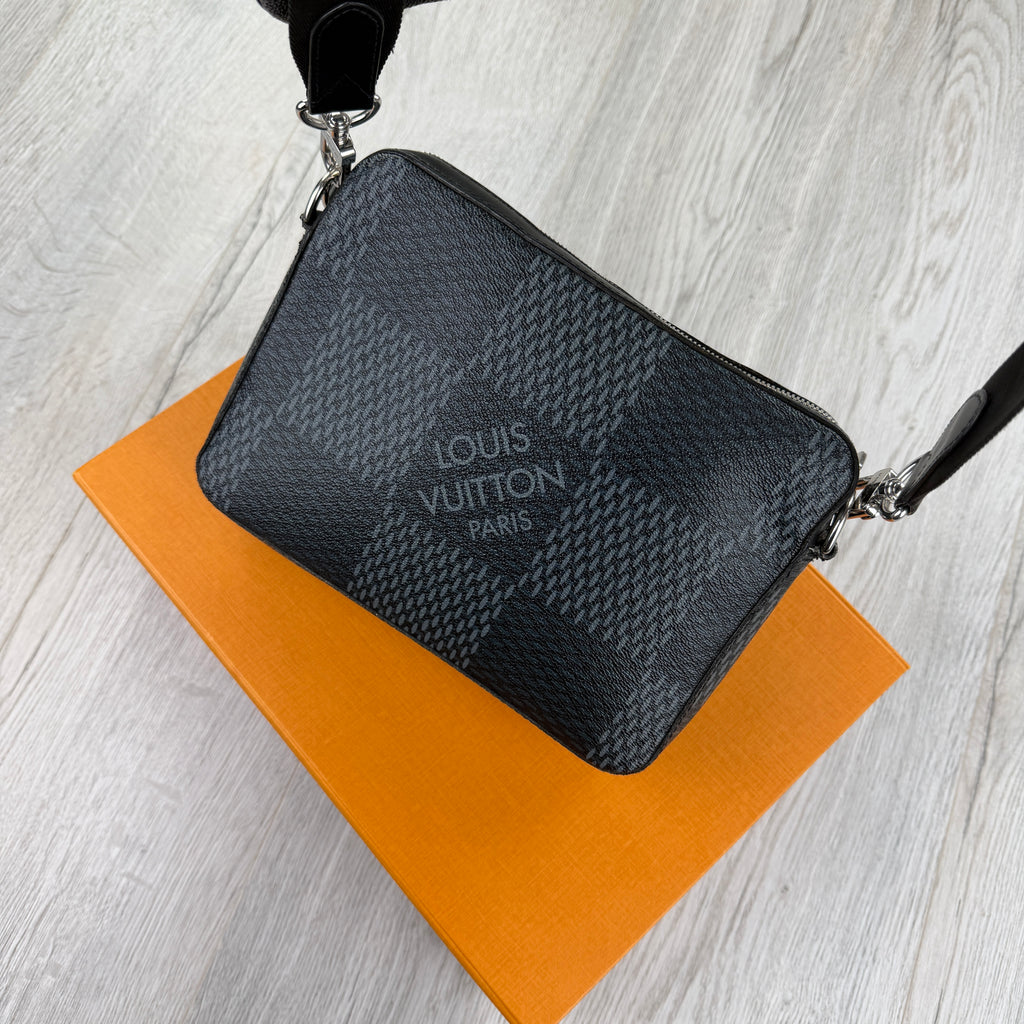 Louis Vuitton Men’s Damier Trio Messenger Bag