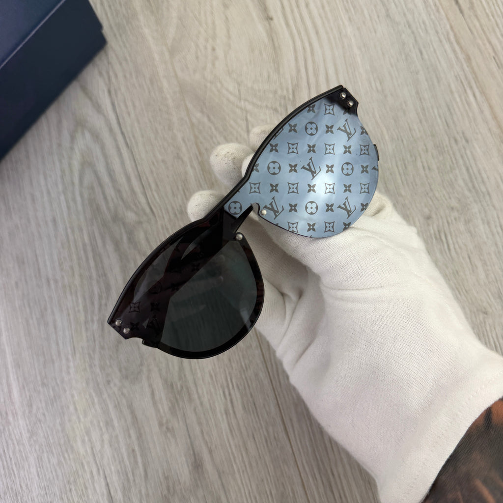 Louis Vuitton Men’s Black Waimea Monogram Rounded Sunglasses