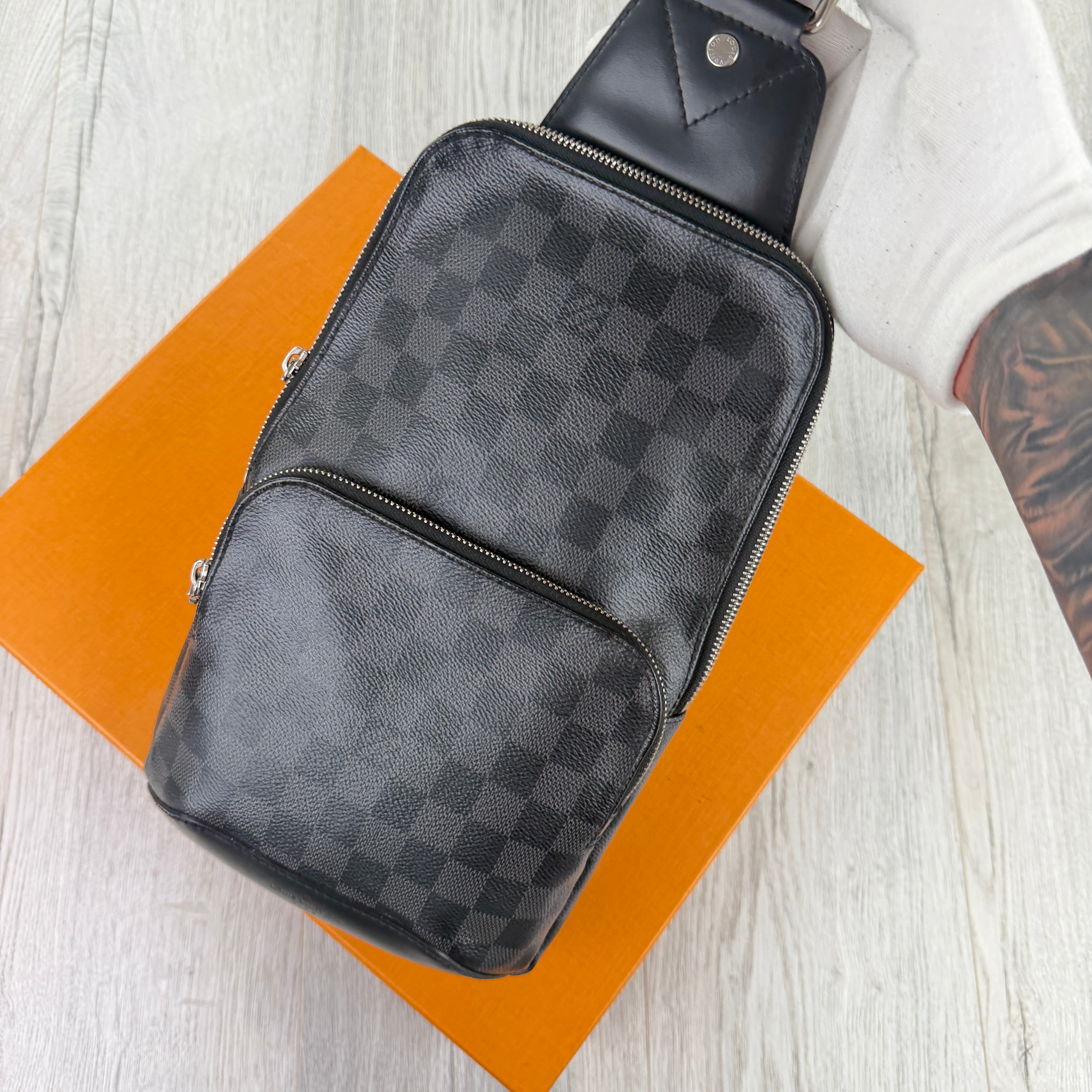 Louis Vuitton Men’s Damier Avenue Sling Side Bag