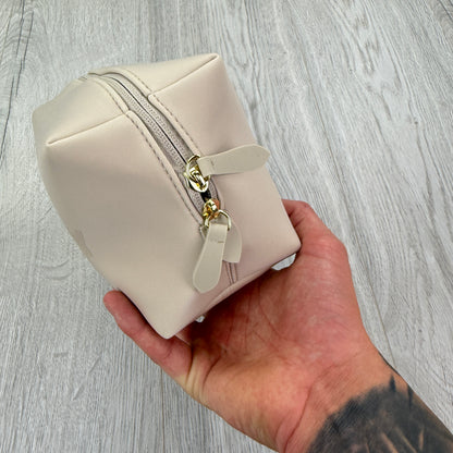 Burberry Beige / Cream Wash-bag