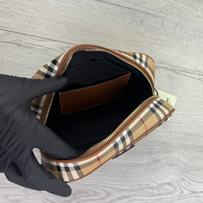 Burberry Medium Check Wash / Travel Bag