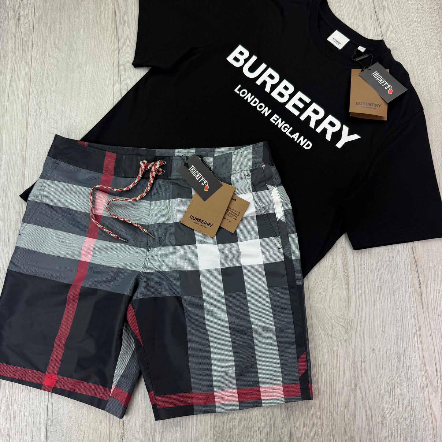 Burberry Men’s T-shirt & Swim Shorts Set - Large