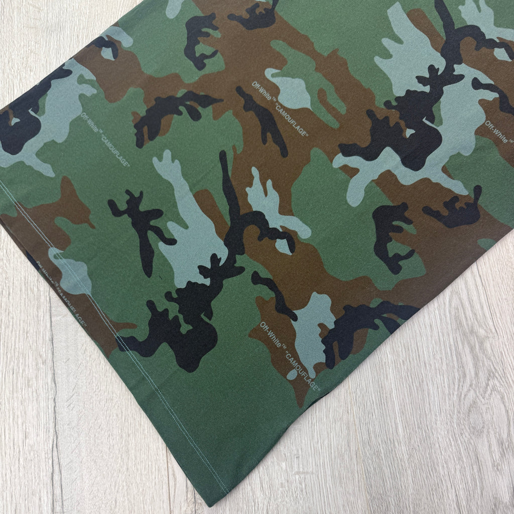 Off White Men’s Camo T-shirt - Medium