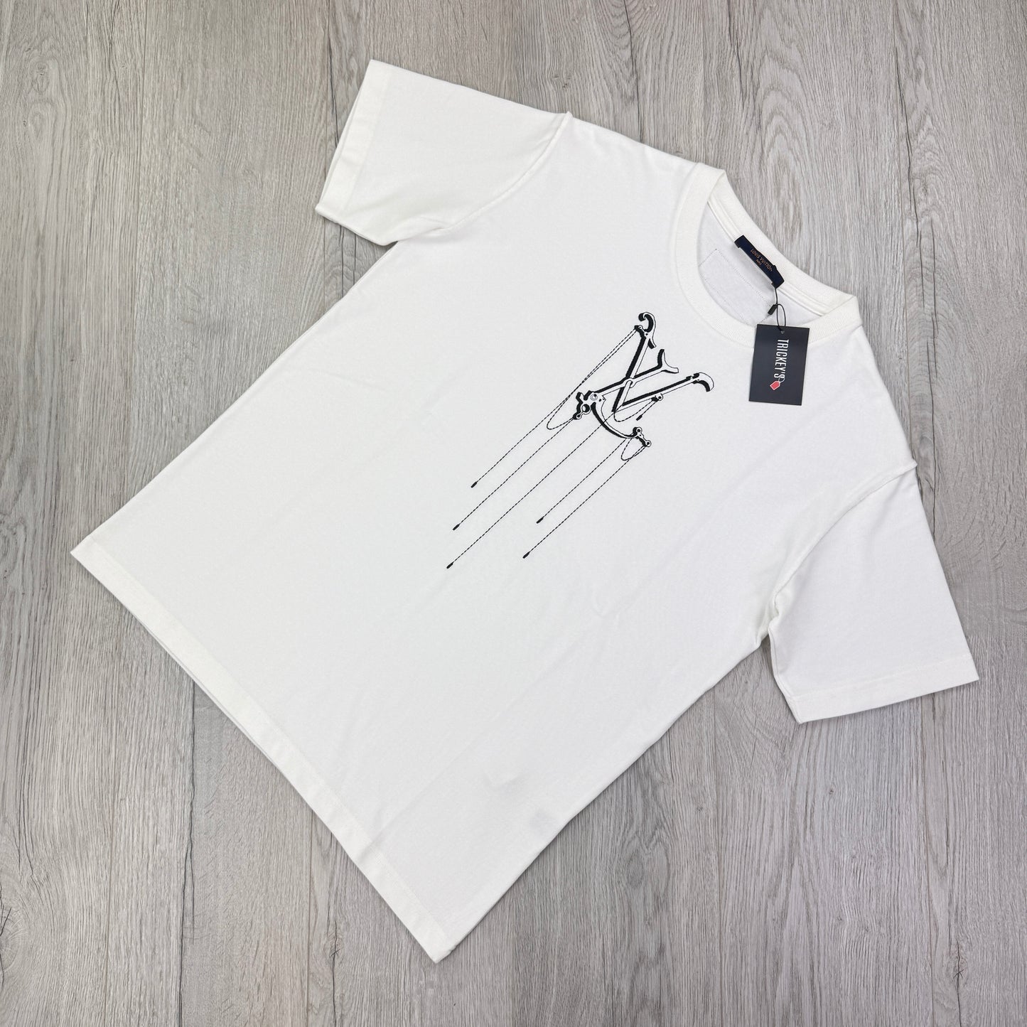 Louis Vuitton Men’s White Embroidered Pendant Logo T-Shirt - Small