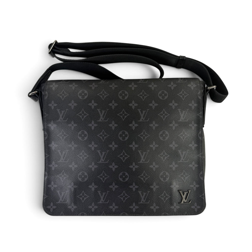 Louis Vuitton Men’s Large Black District MM Messenger Bag