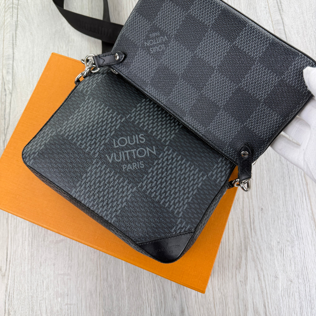 Louis Vuitton Men’s Damier Trio Messenger Bag