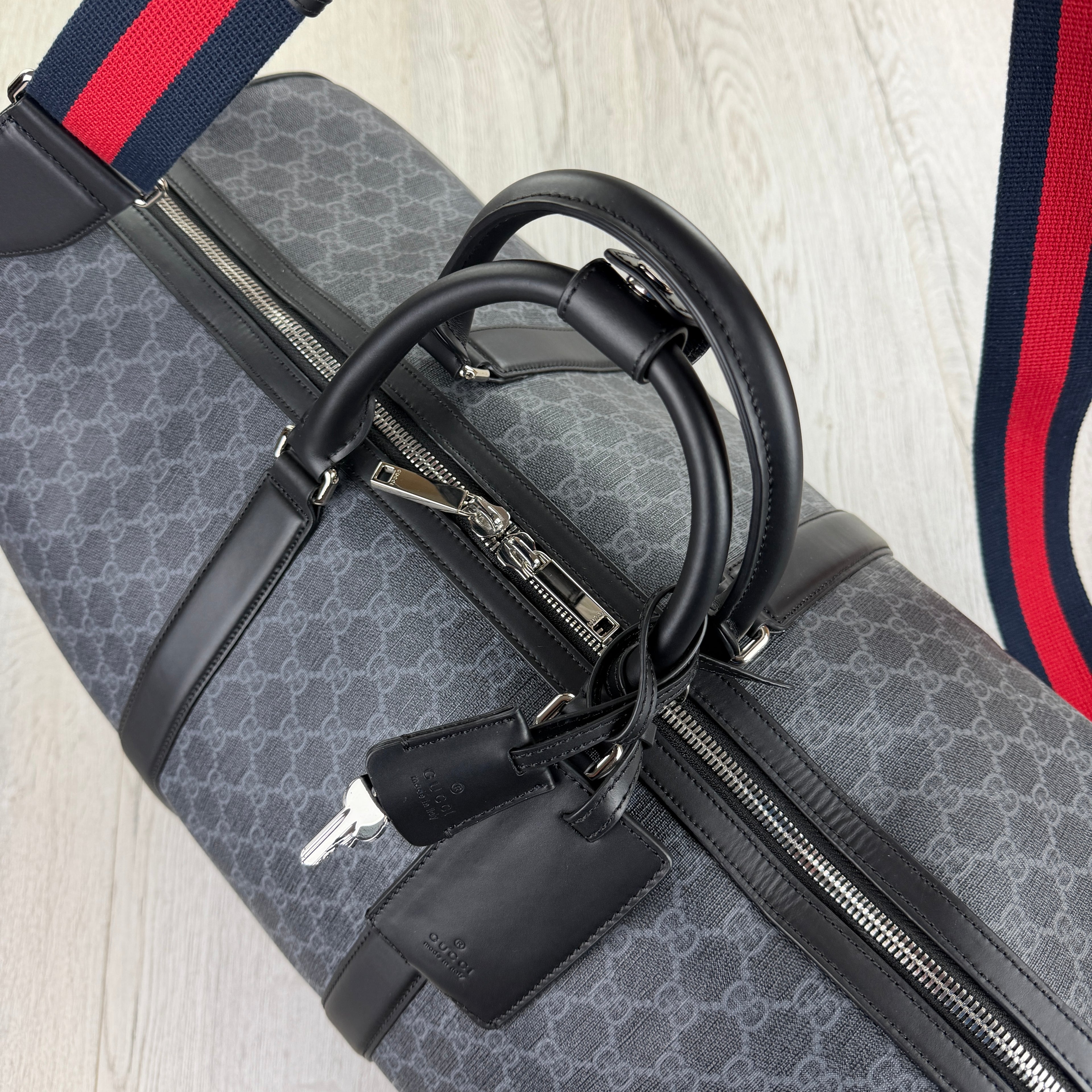 Gucci Mens Large GG Supreme Duffle Bag