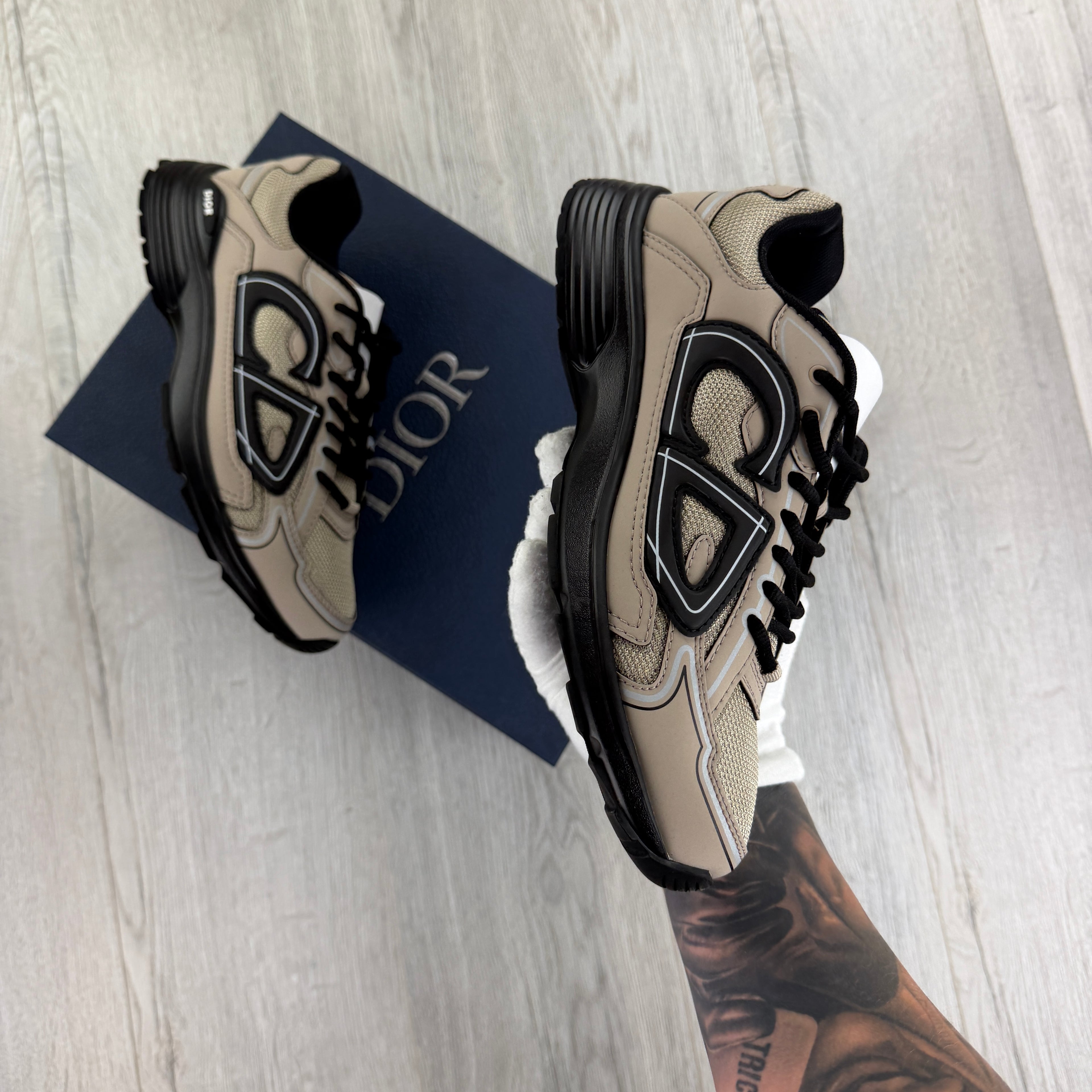 Dior B30 Men’s Beige / Black Trainers