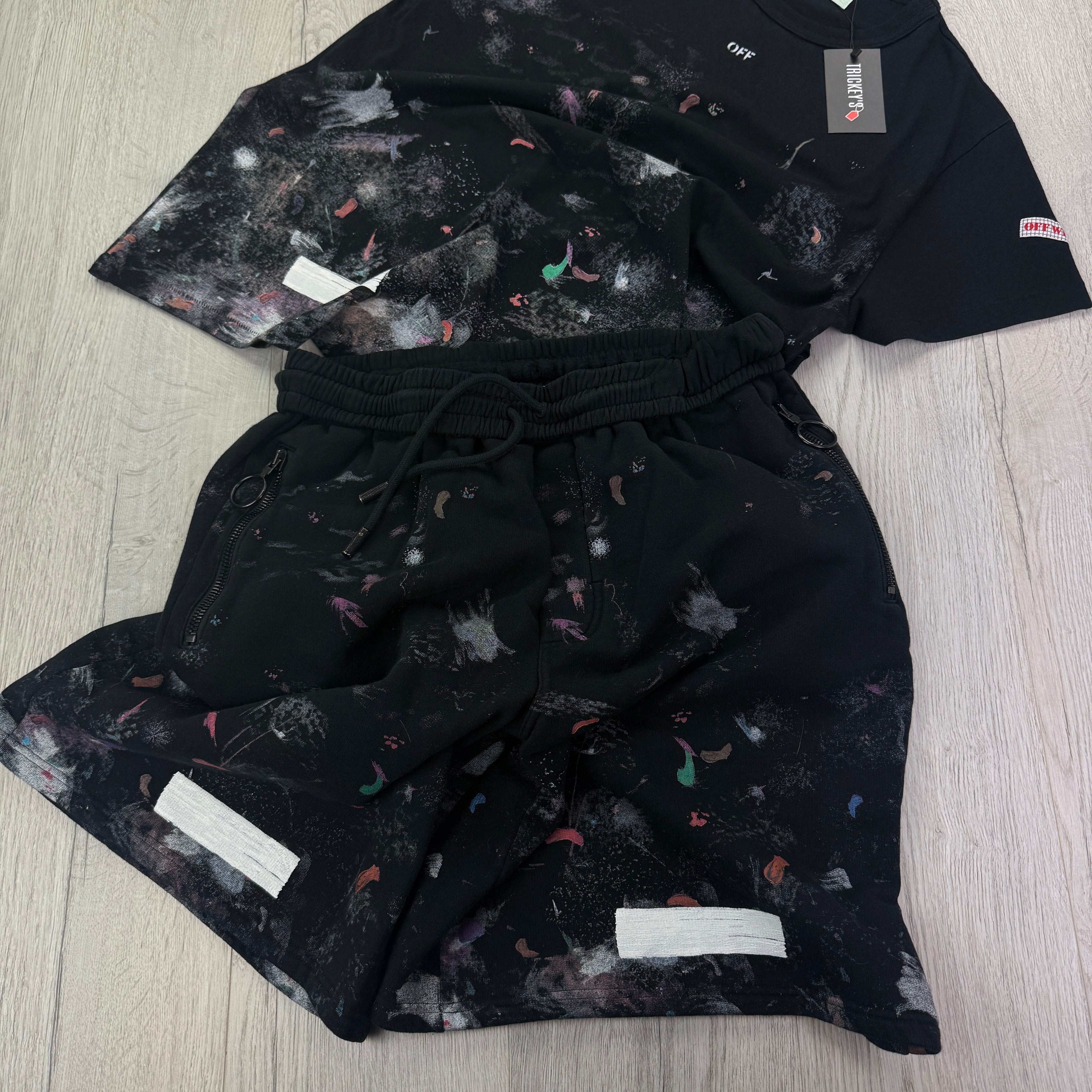 Off White Men’s Black Distressed / Paint Splatter T-shirt & Shorts Set - L/XL