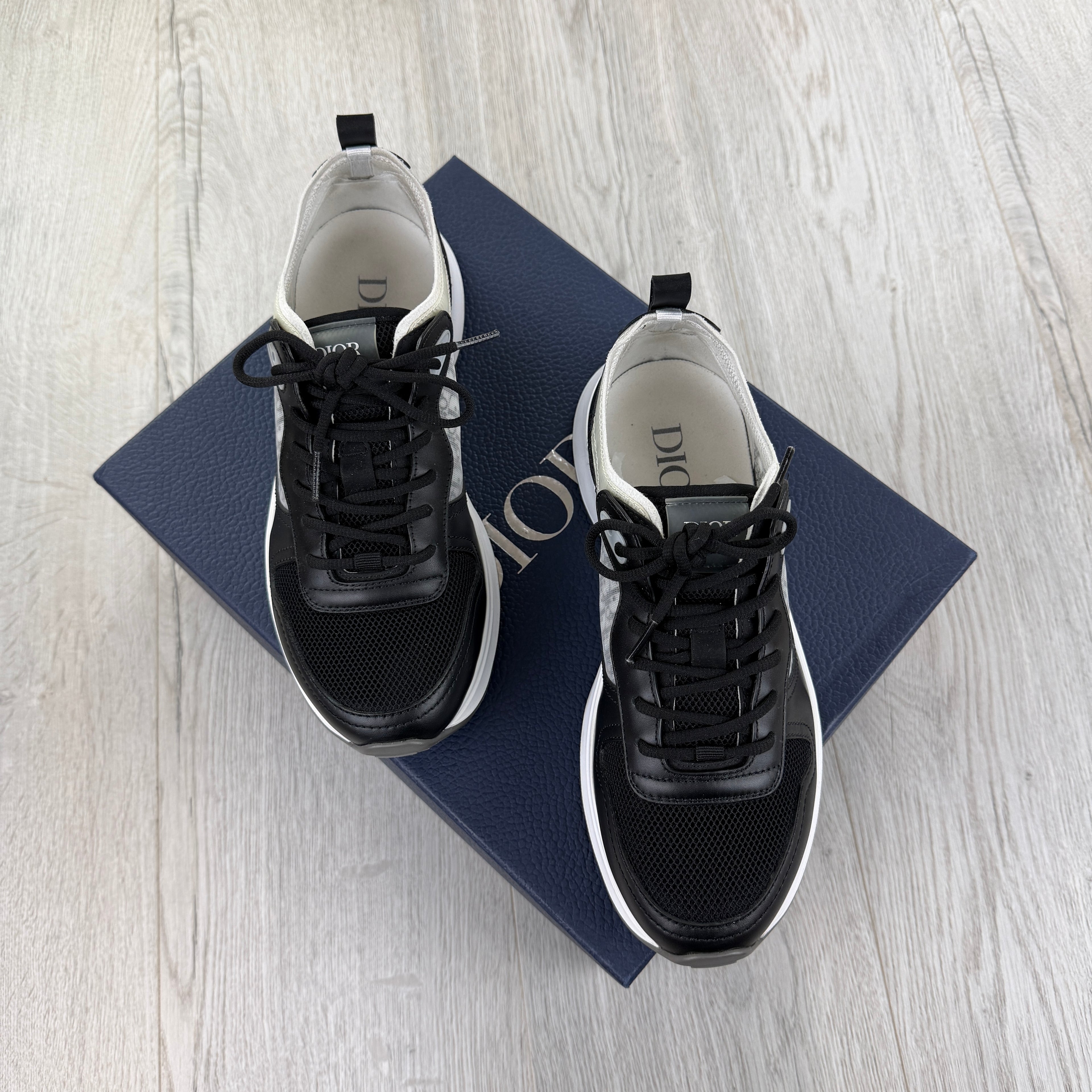 Dior B25 Men’s Black & White Trainers - 40 (Fit Uk 6.5)