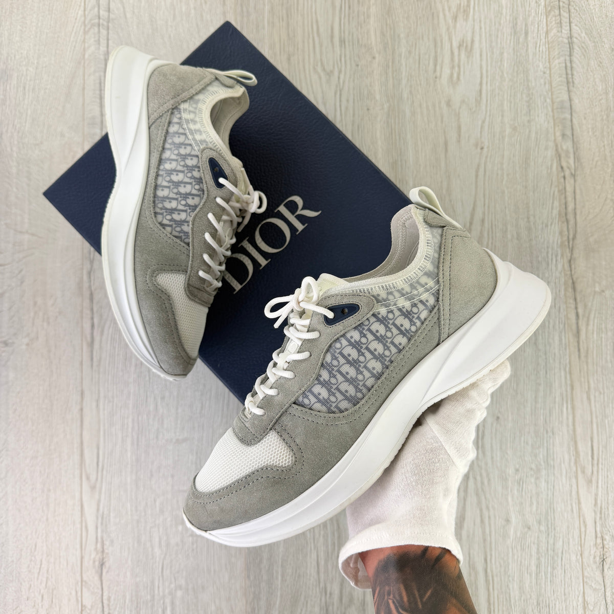 Dior B25 Men’s Grey & White Runner Trainers - 42 (Fit Uk 8)