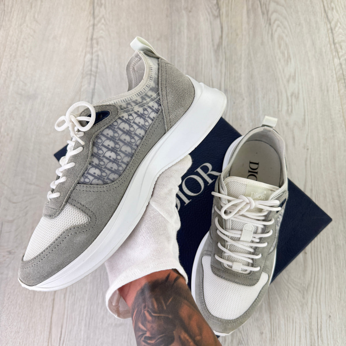 Dior B25 Men’s Grey & White Runner Trainers - 42 (Fit Uk 8)