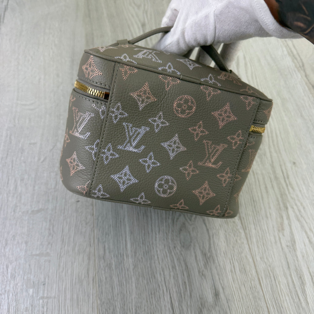Louis Vuitton Women’s Nice Mini Toiletry Pouch