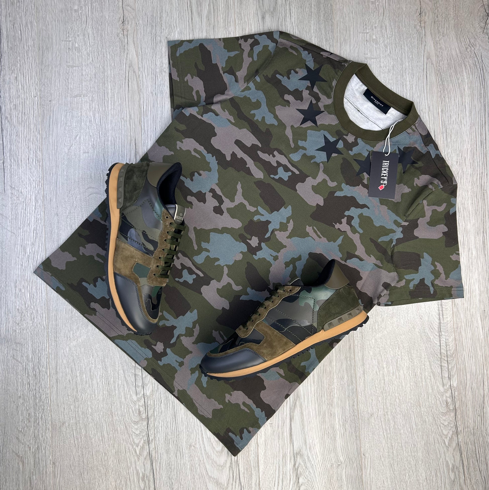 Givenchy Men s Camo T shirt With Black Stars Medium Trickey.store